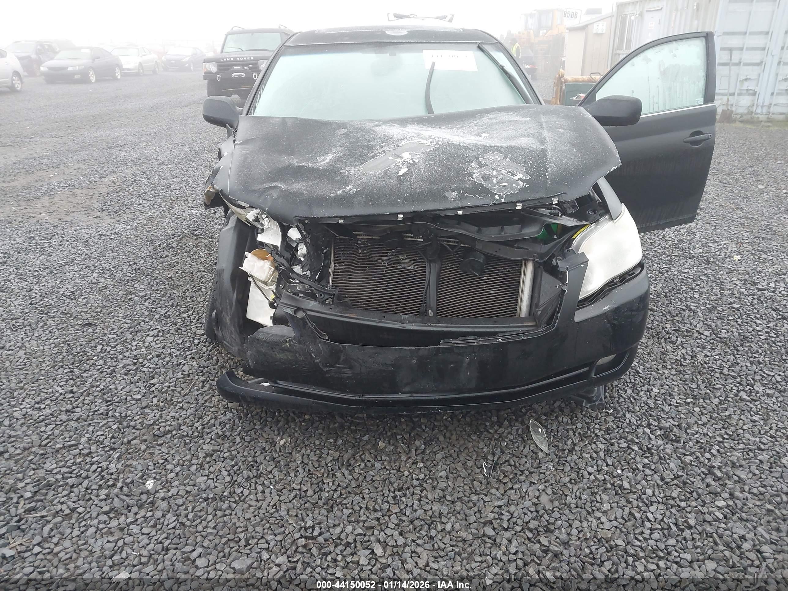 TOYOTA AVALON image 6