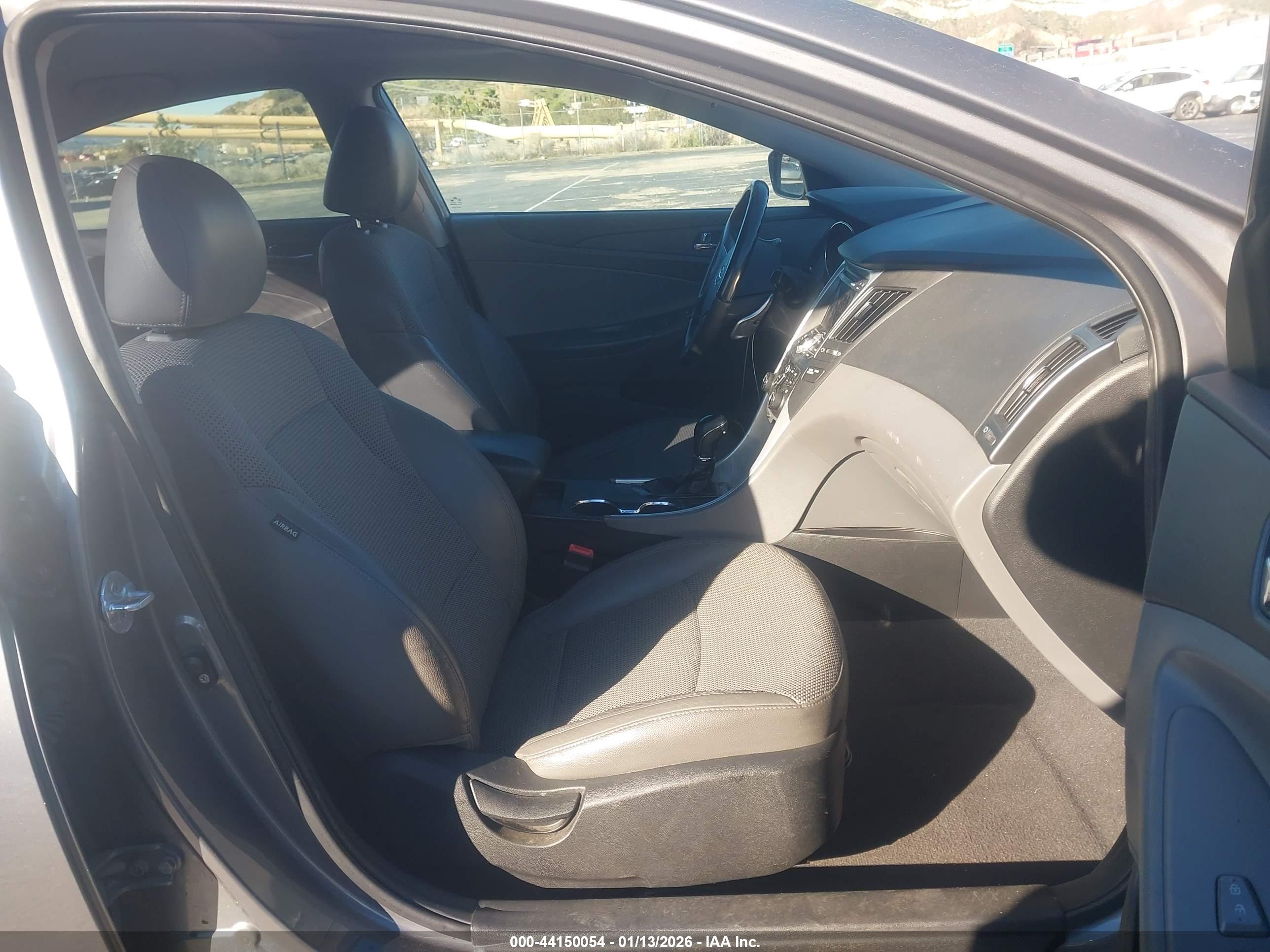 HYUNDAI SONATA image 5