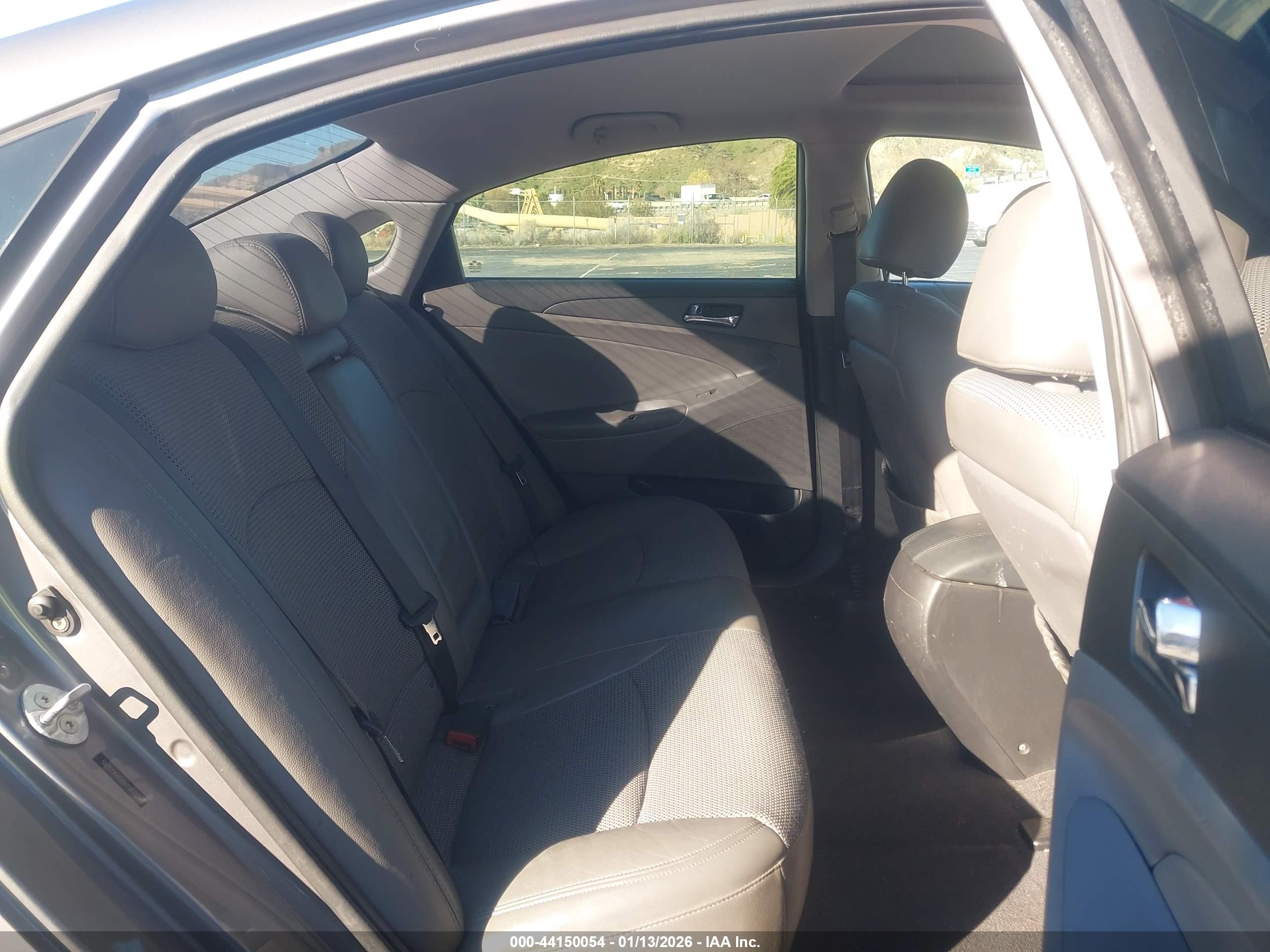 HYUNDAI SONATA image 8
