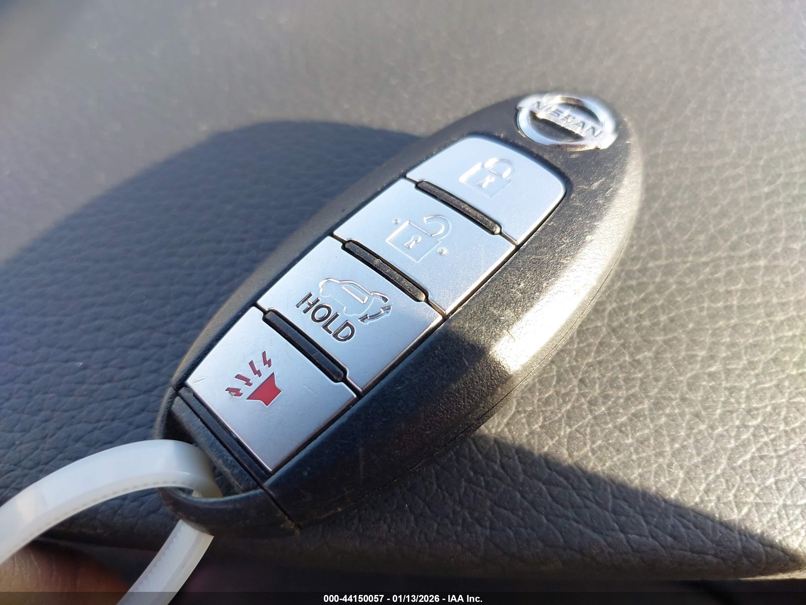 NISSAN ROGUE image 11
