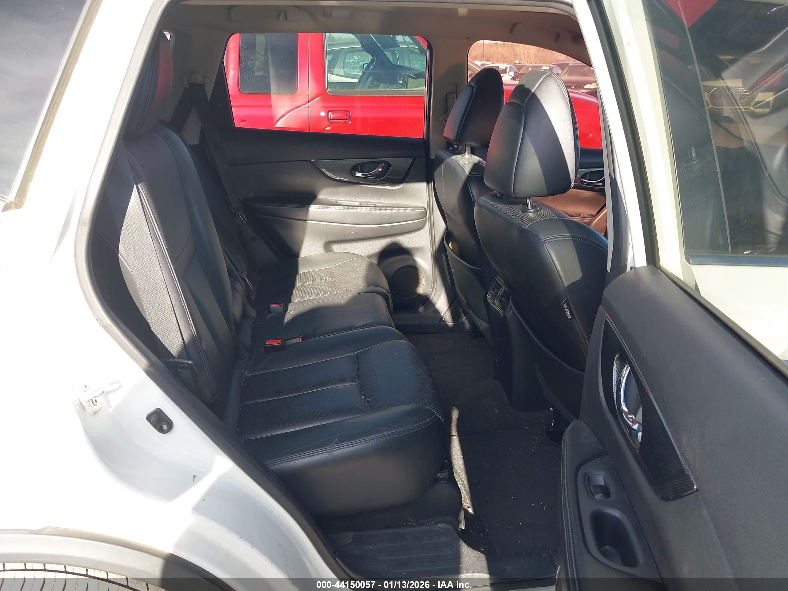 NISSAN ROGUE image 8