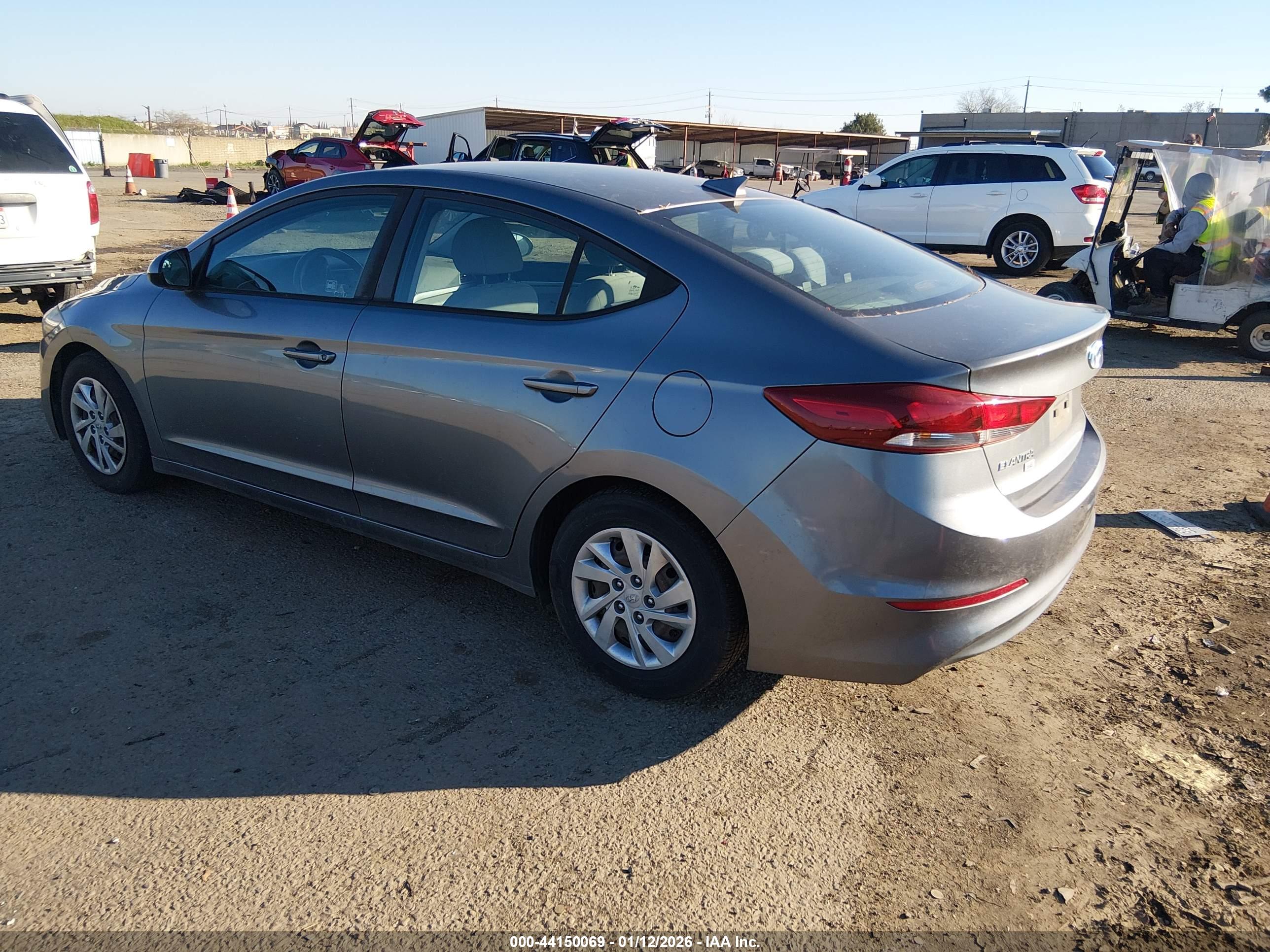 HYUNDAI ELANTRA image 3