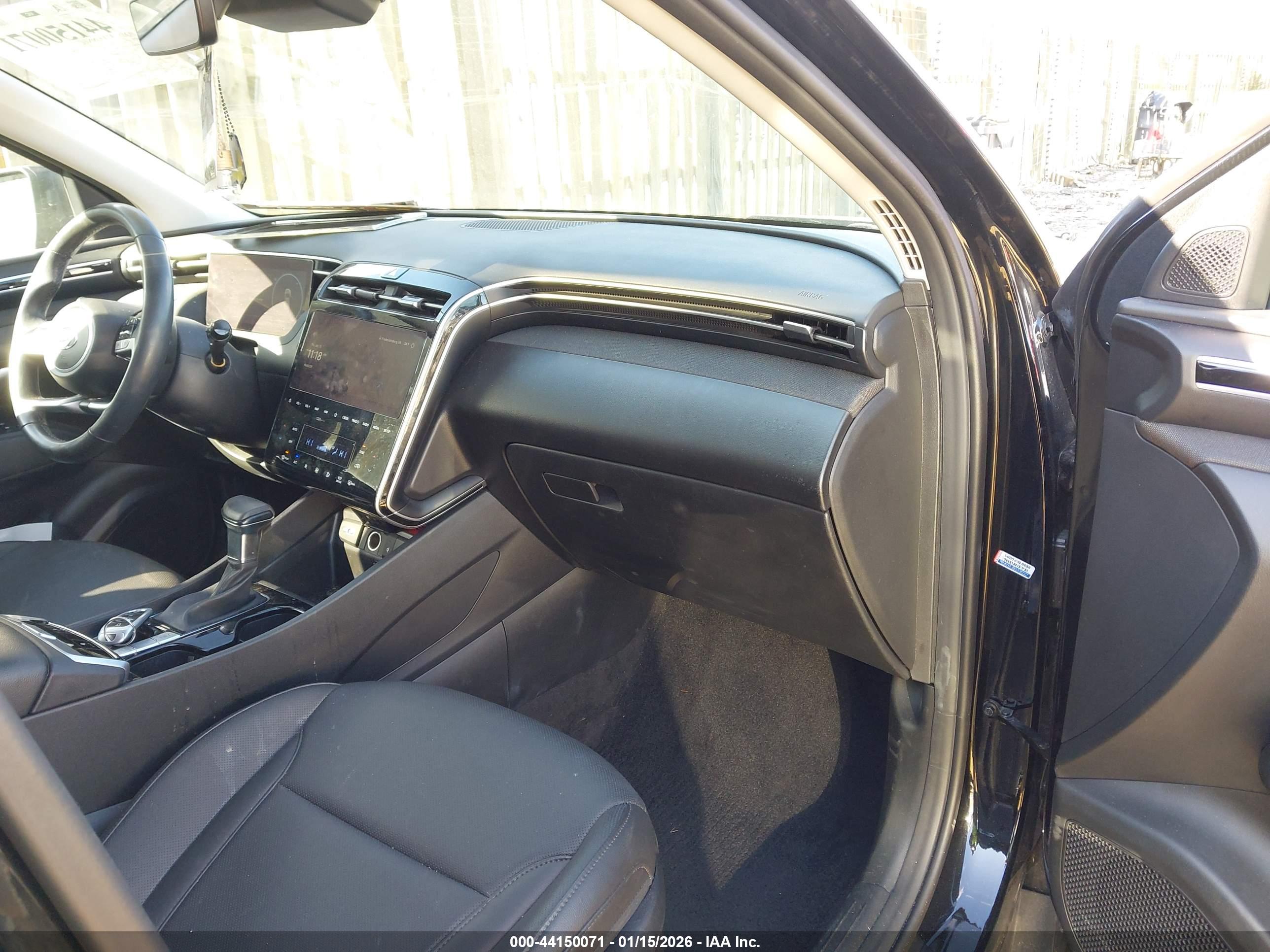 HYUNDAI TUCSON image 5