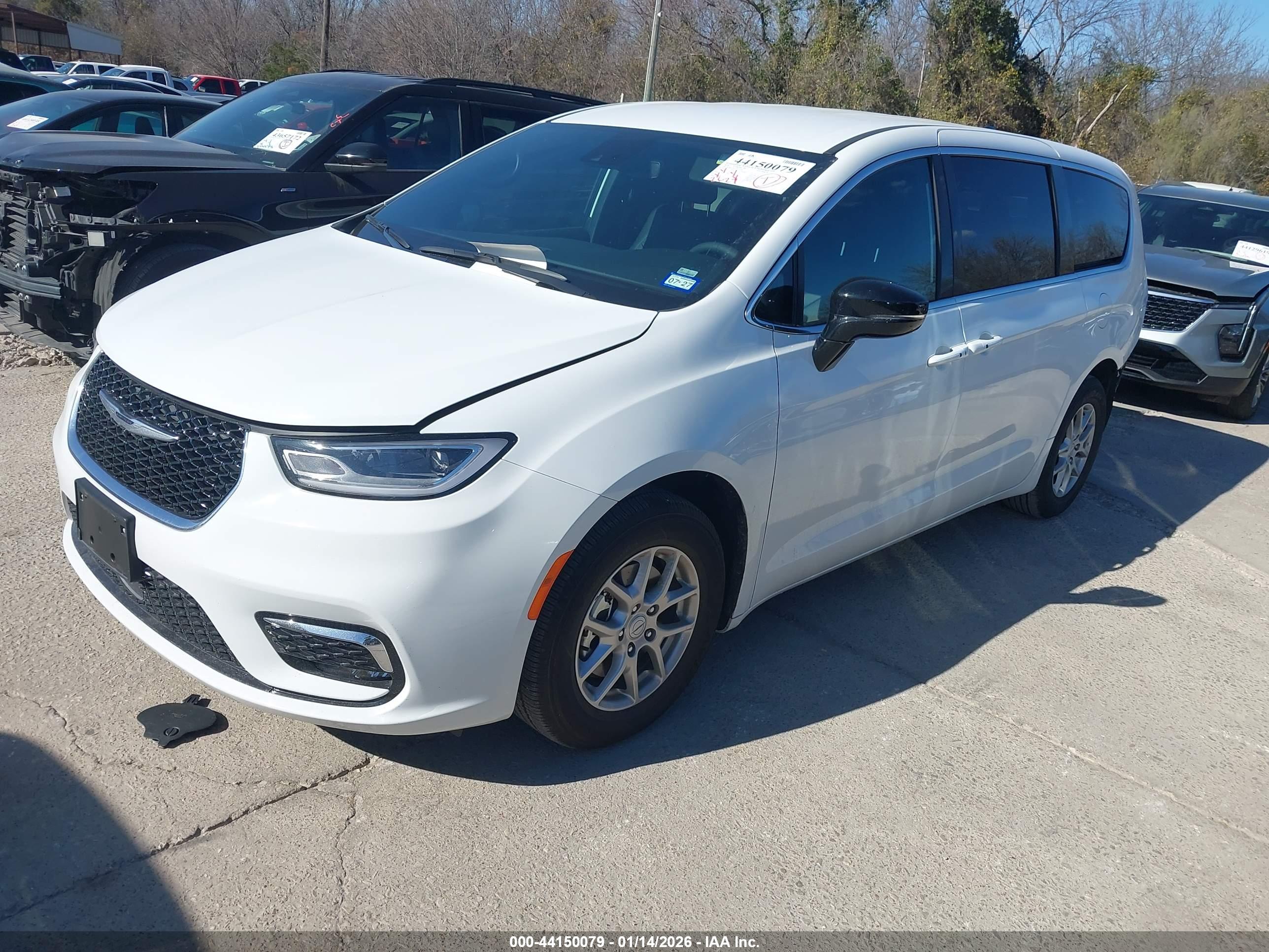 CHRYSLER PACIFICA image 2