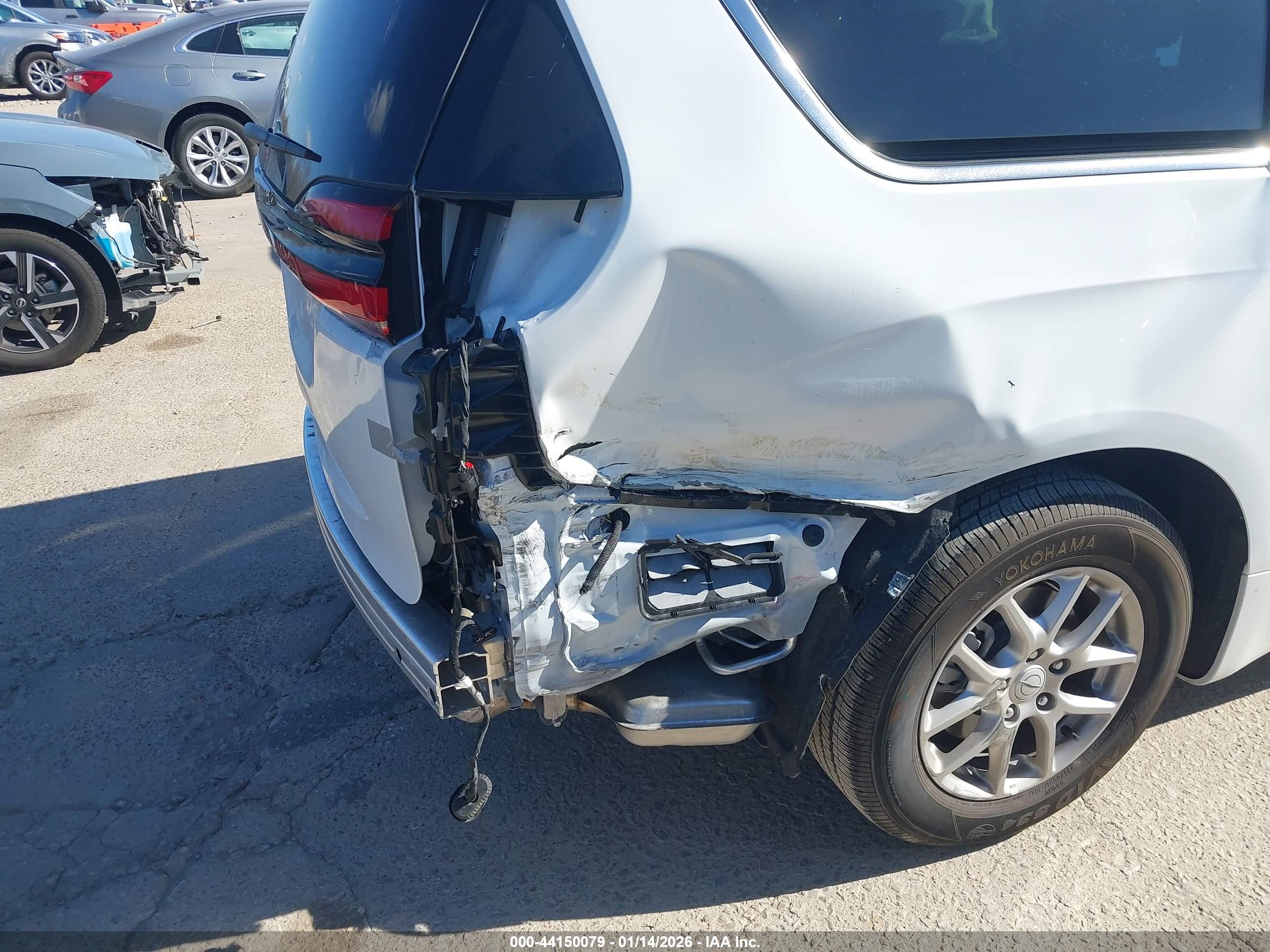 CHRYSLER PACIFICA image 6
