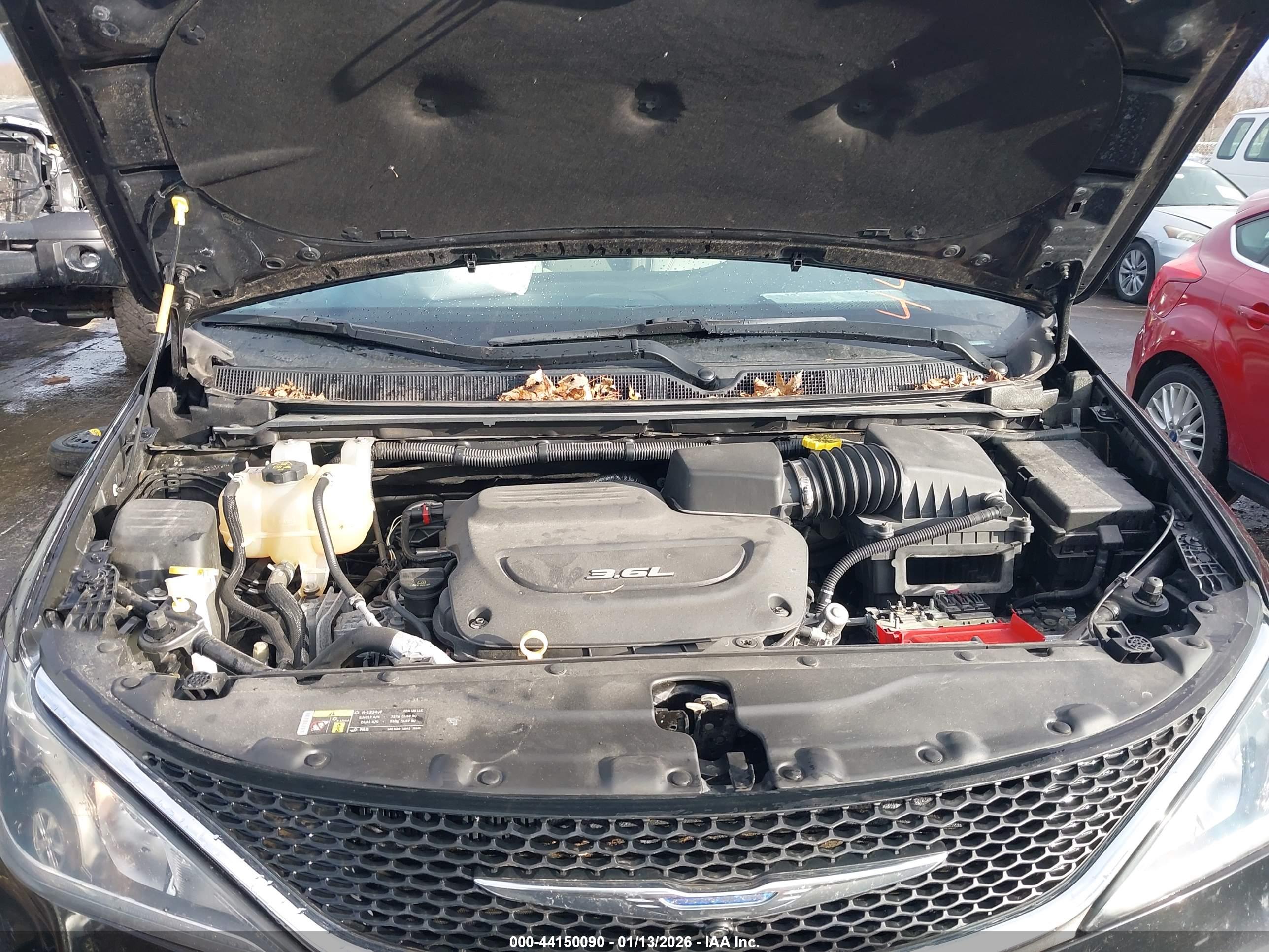 CHRYSLER PACIFICA image 10