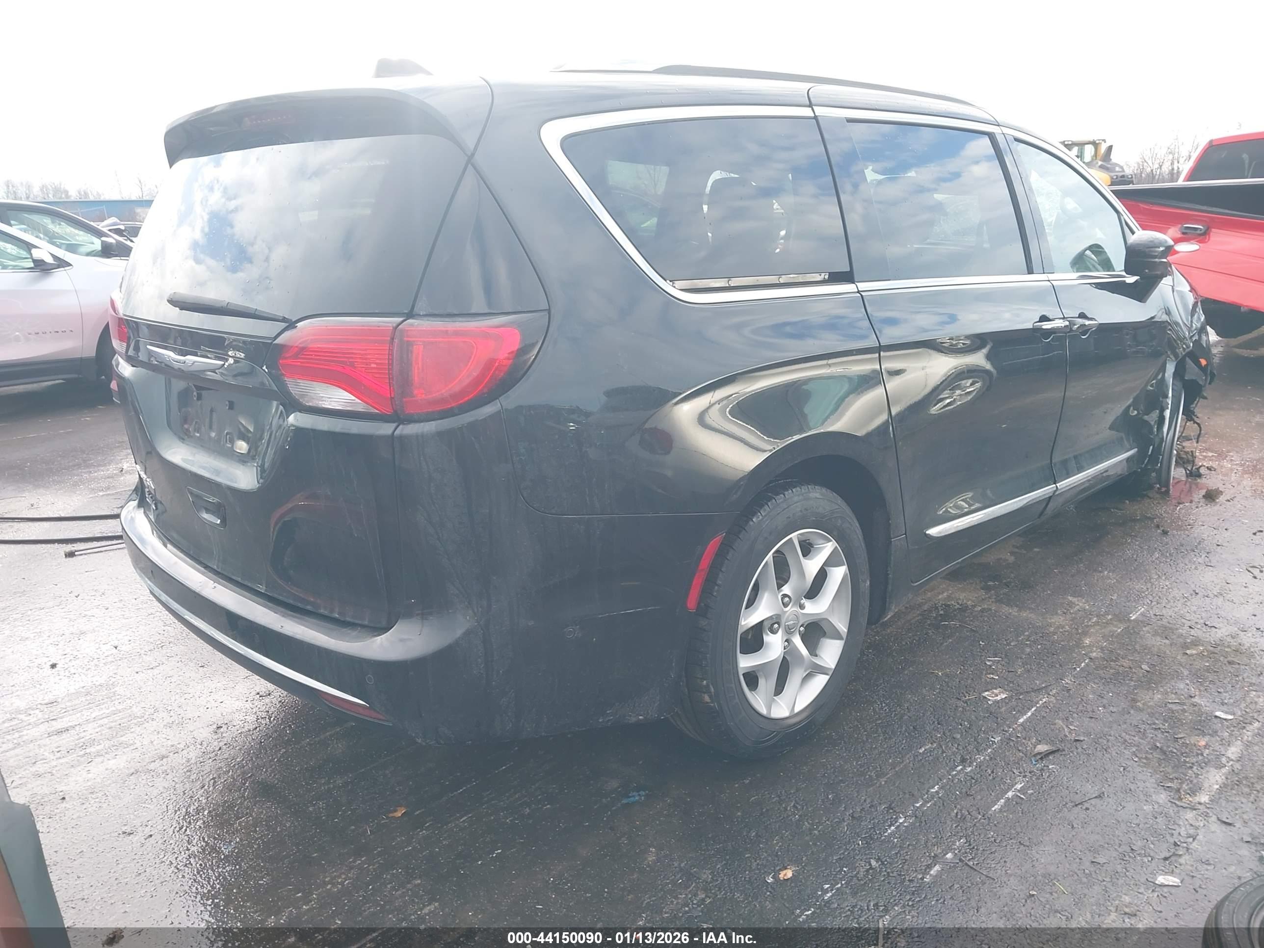 CHRYSLER PACIFICA image 4