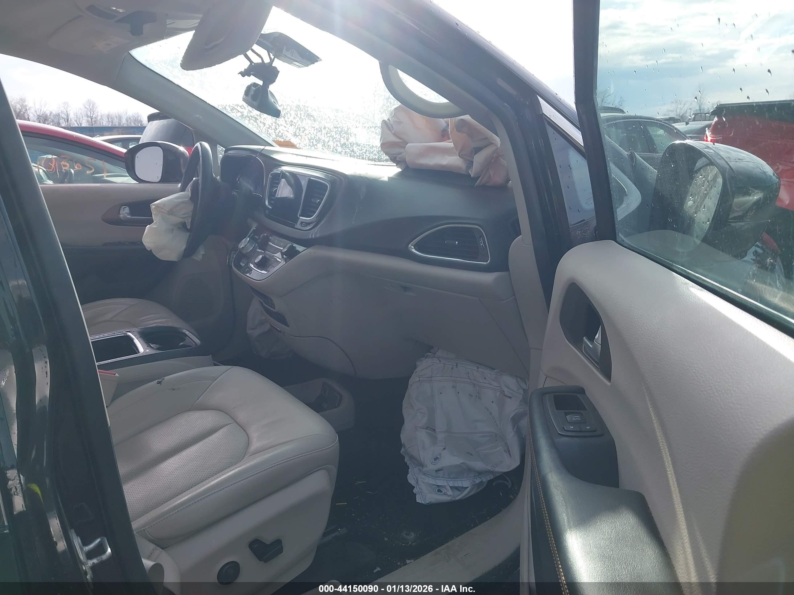 CHRYSLER PACIFICA image 5