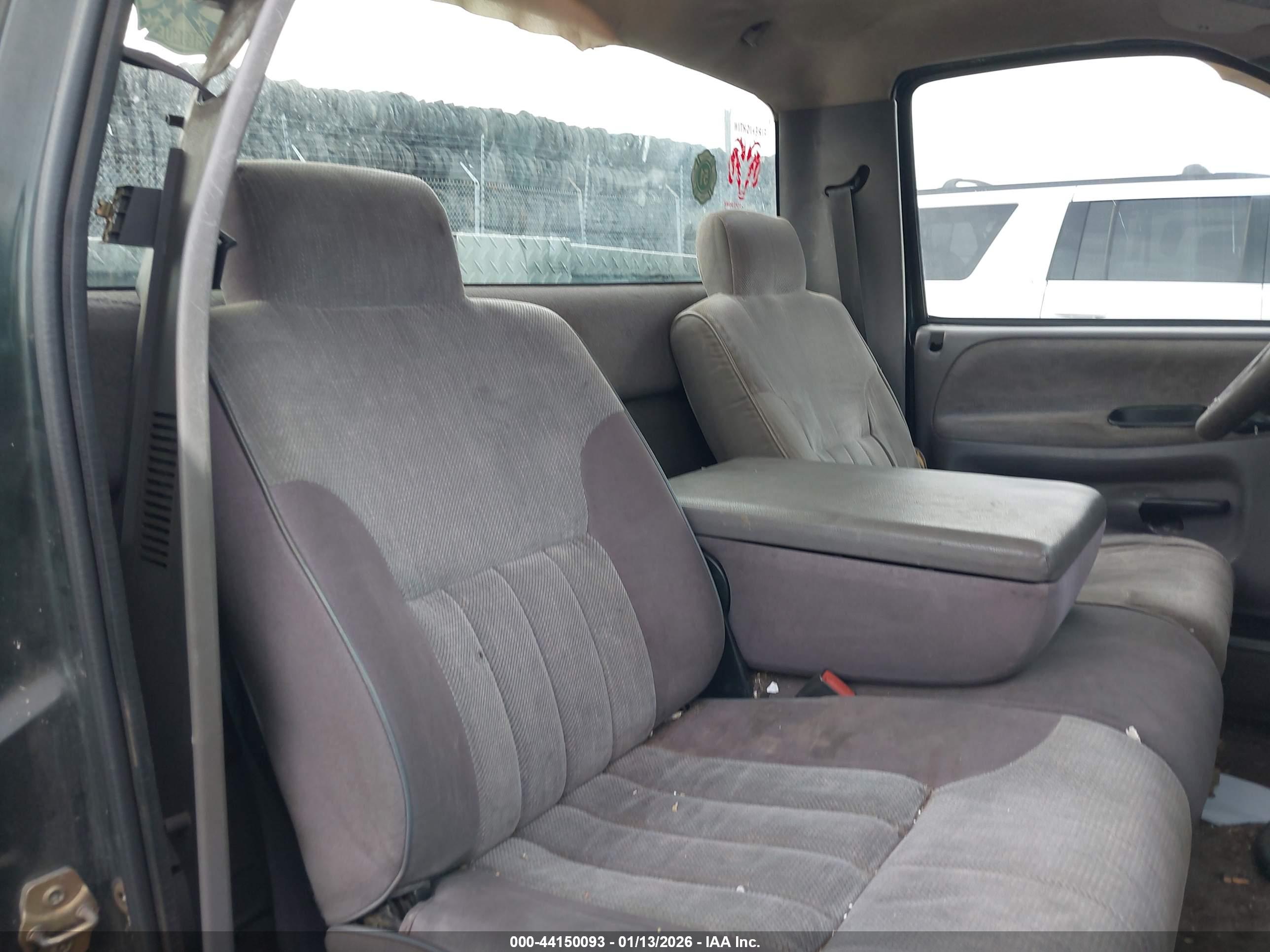 DODGE RAM image 8