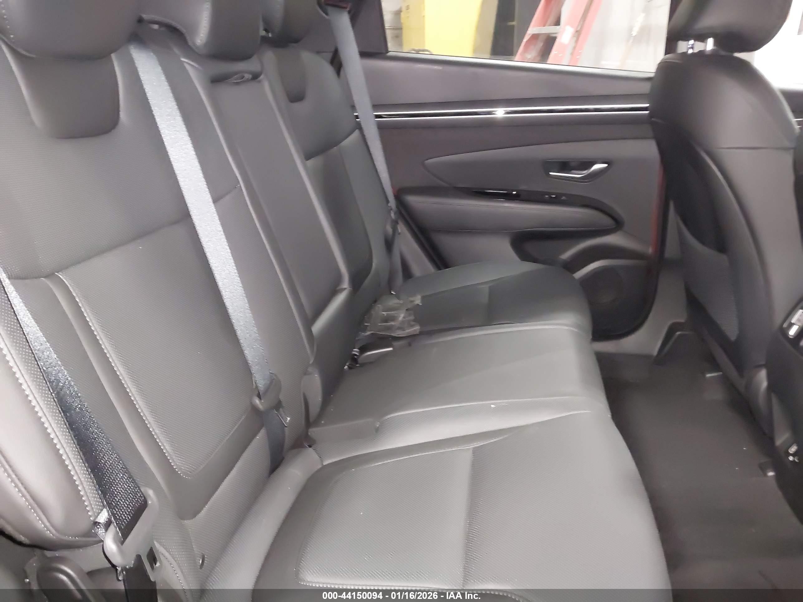 HYUNDAI TUCSON image 8