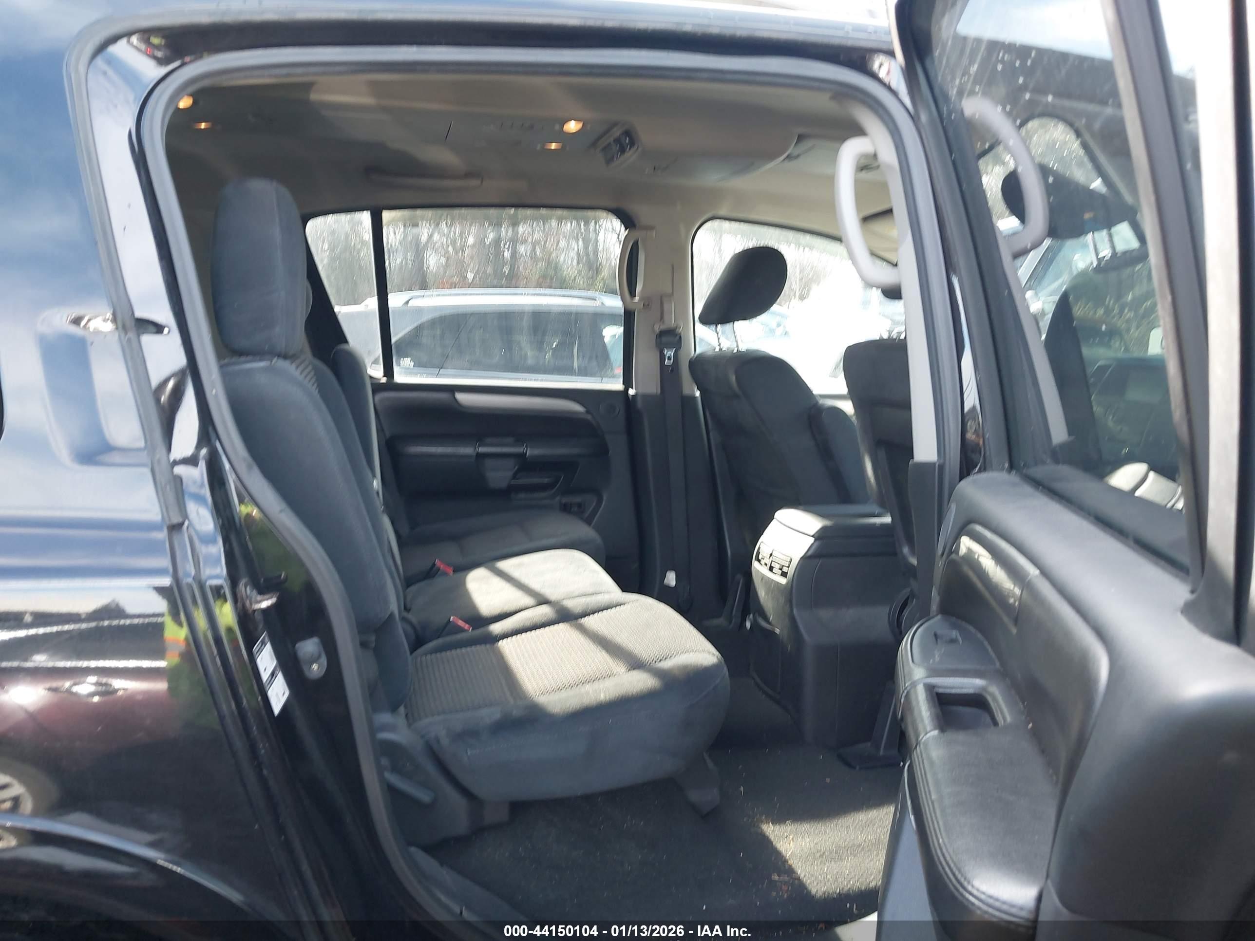 NISSAN ARMADA image 8