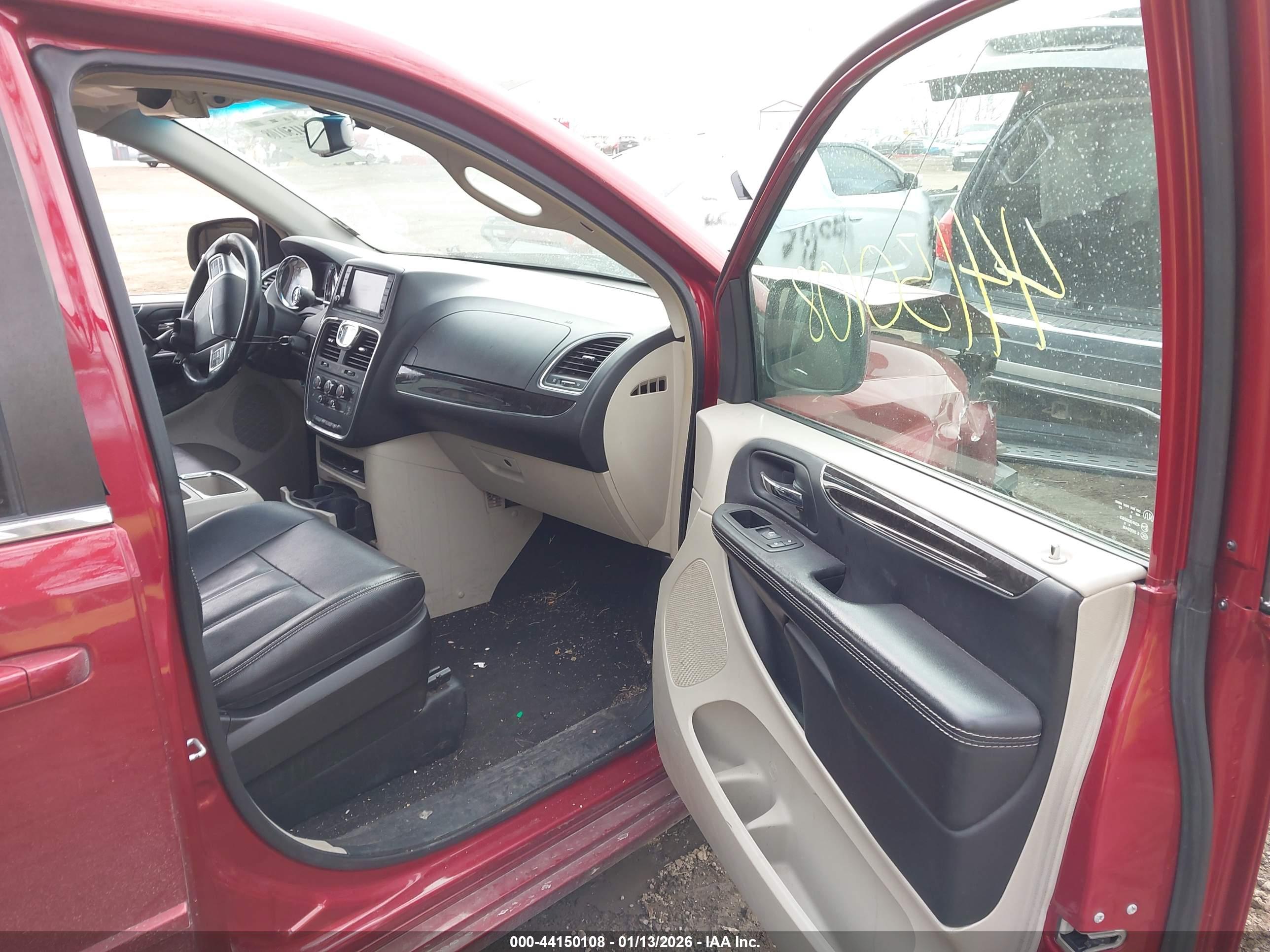 CHRYSLER TOWN image 5