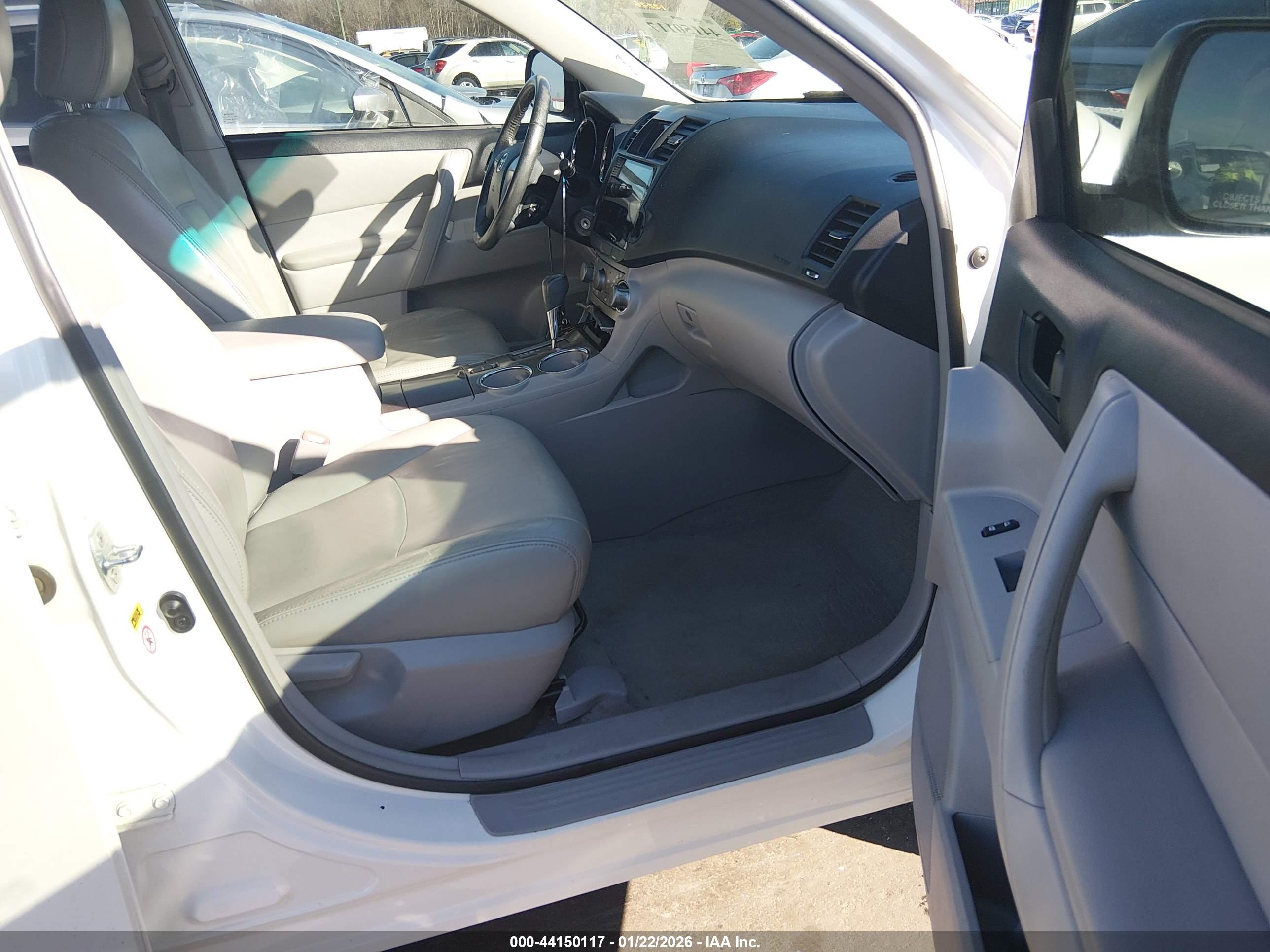 TOYOTA HIGHLANDER image 5