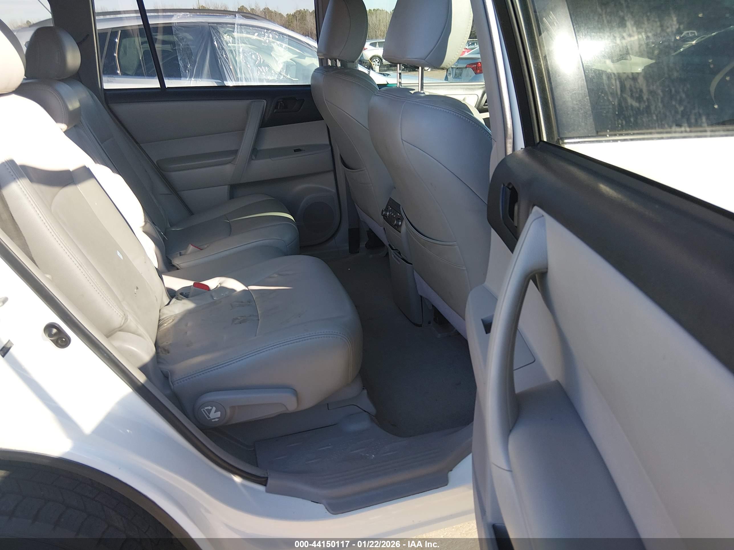 TOYOTA HIGHLANDER image 8