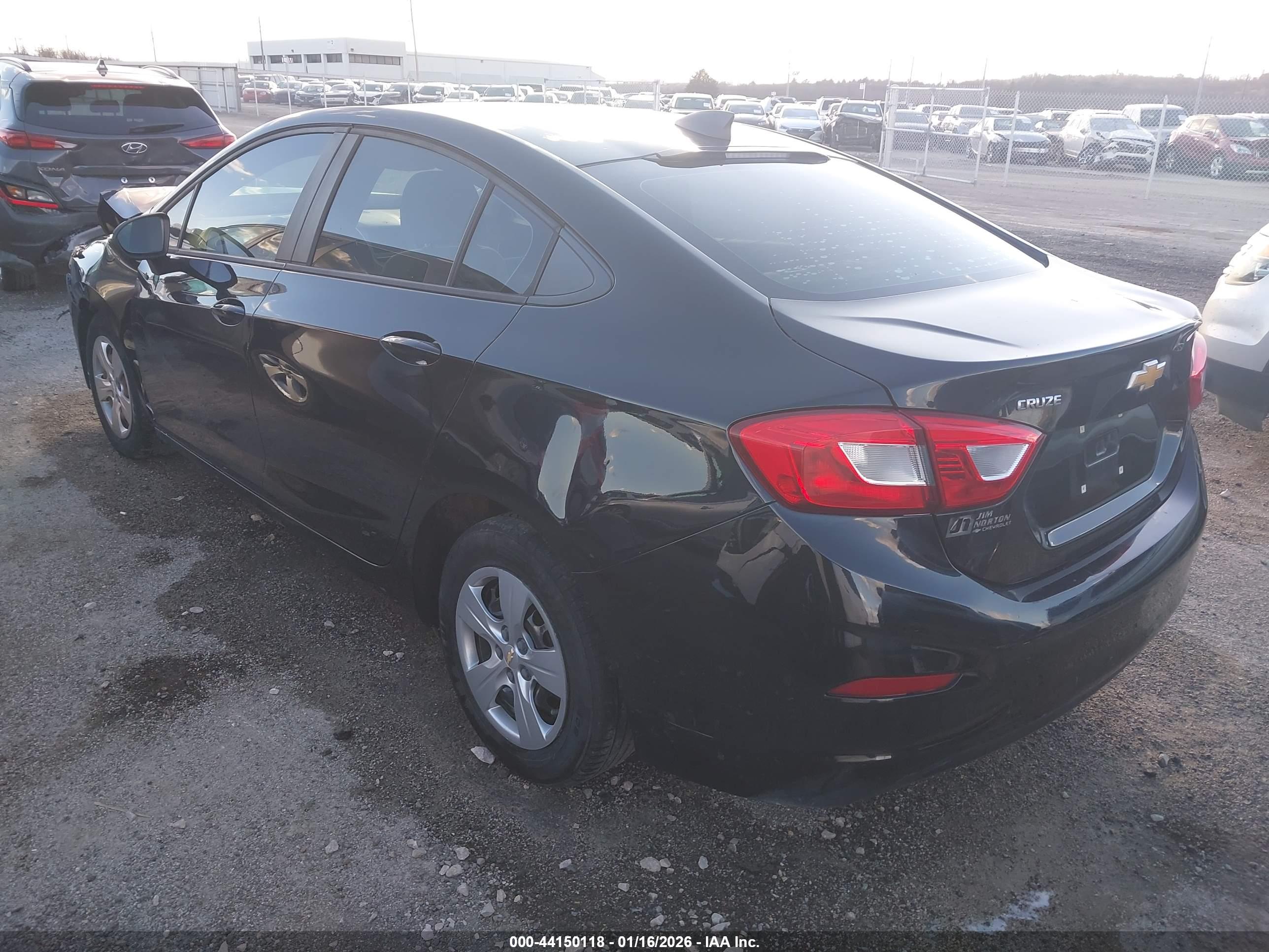 CHEVROLET CRUZE image 3