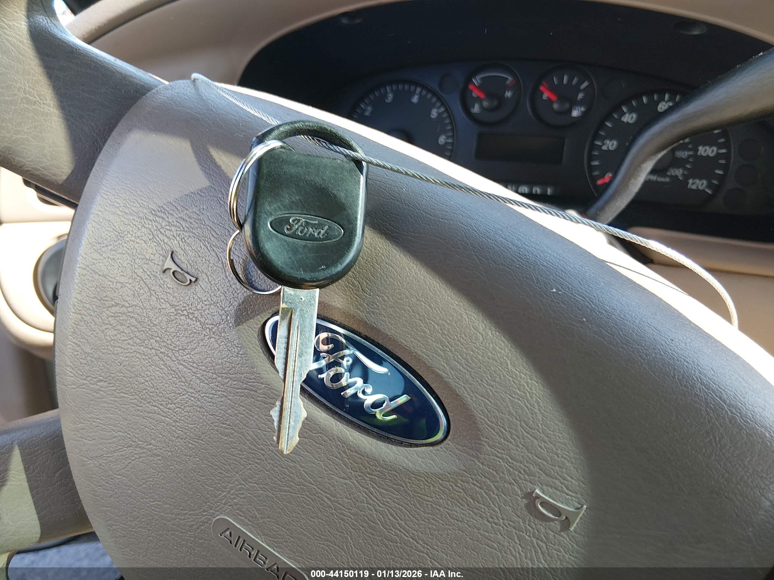 FORD TAURUS image 11