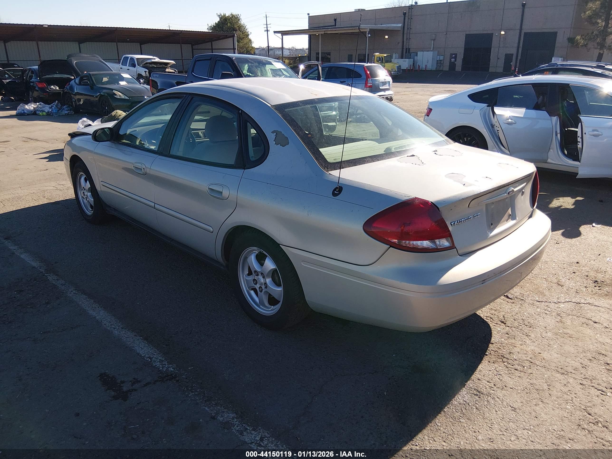 FORD TAURUS image 3