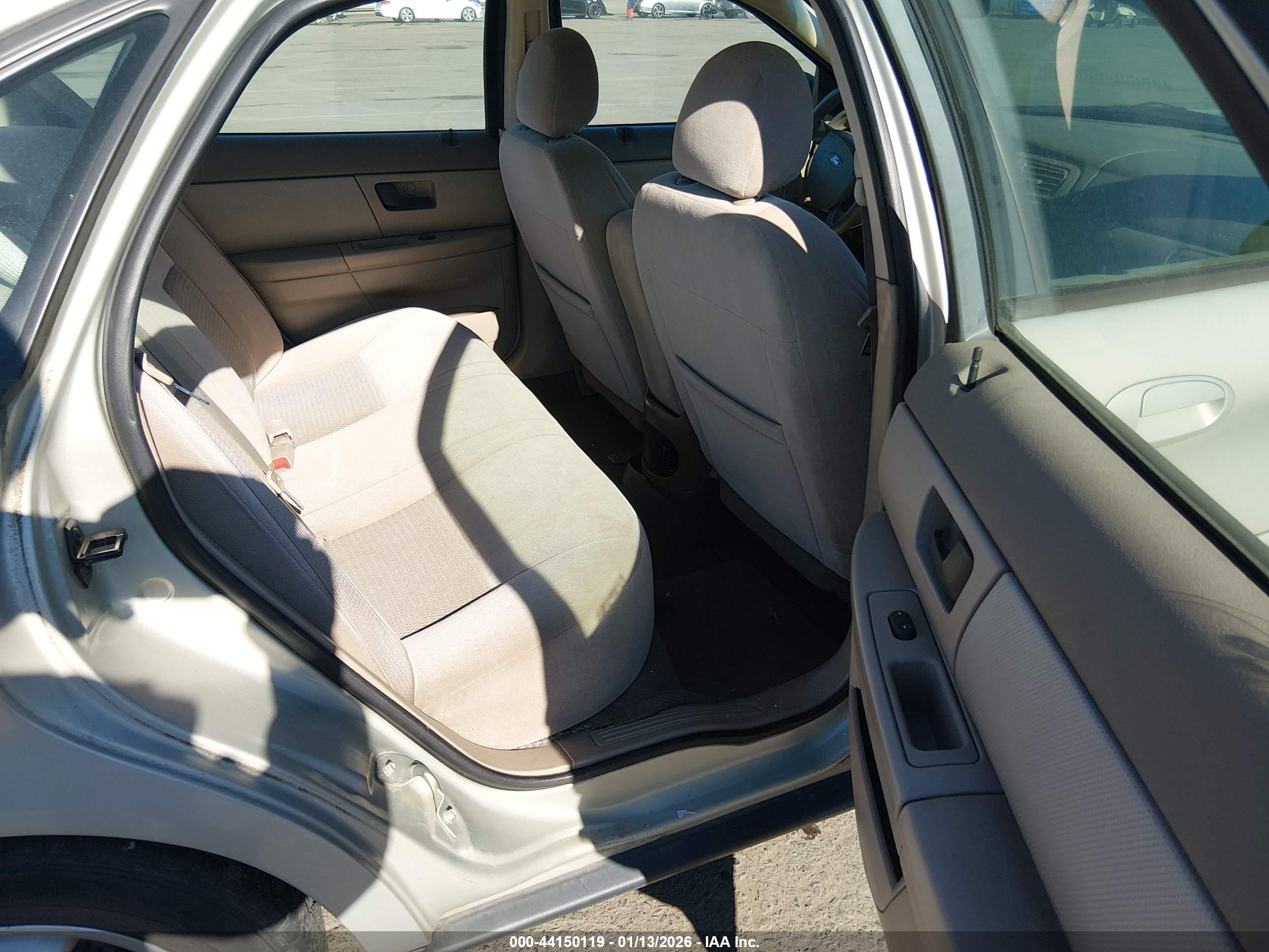 FORD TAURUS image 8