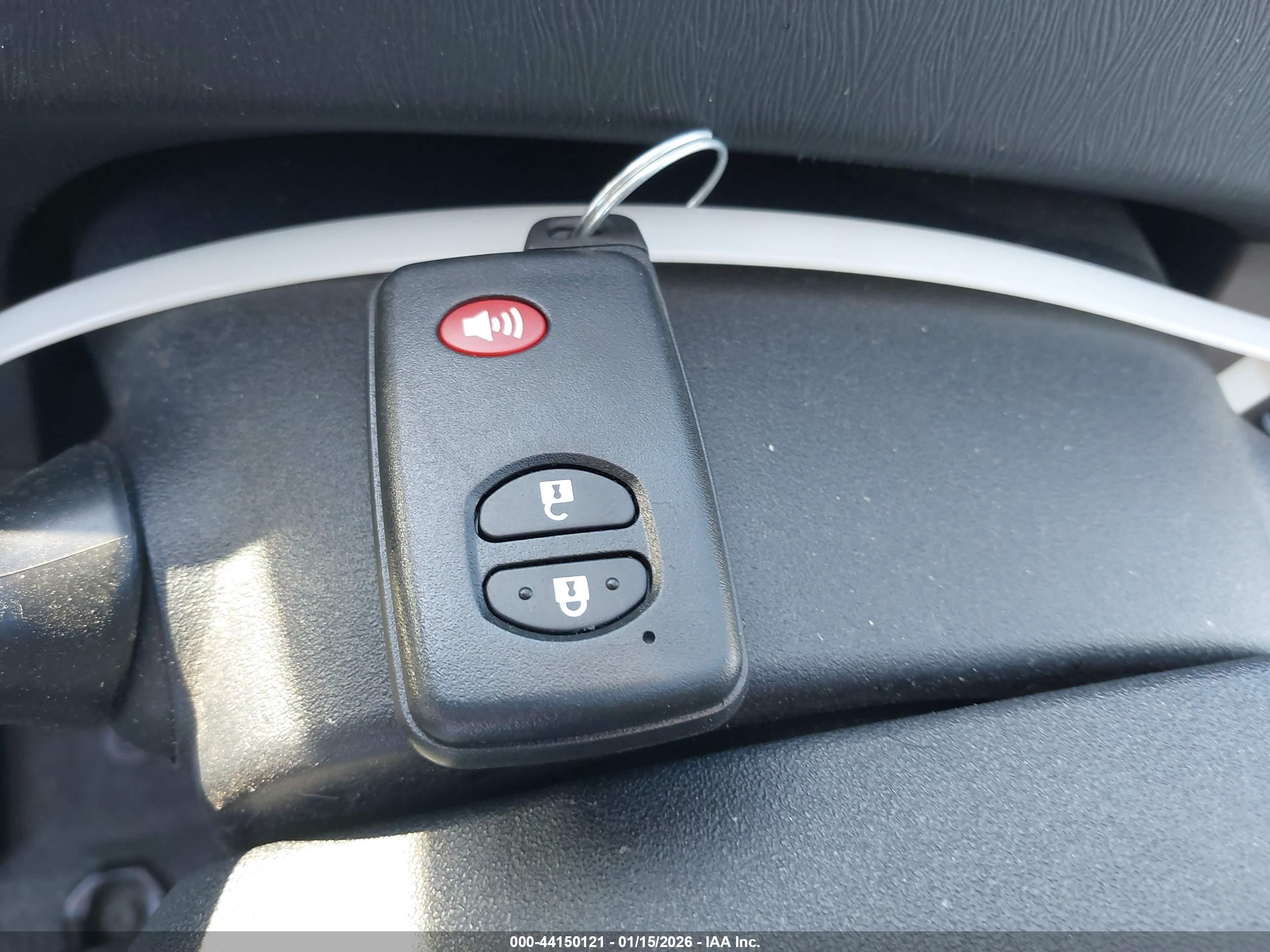 TOYOTA PRIUS image 11