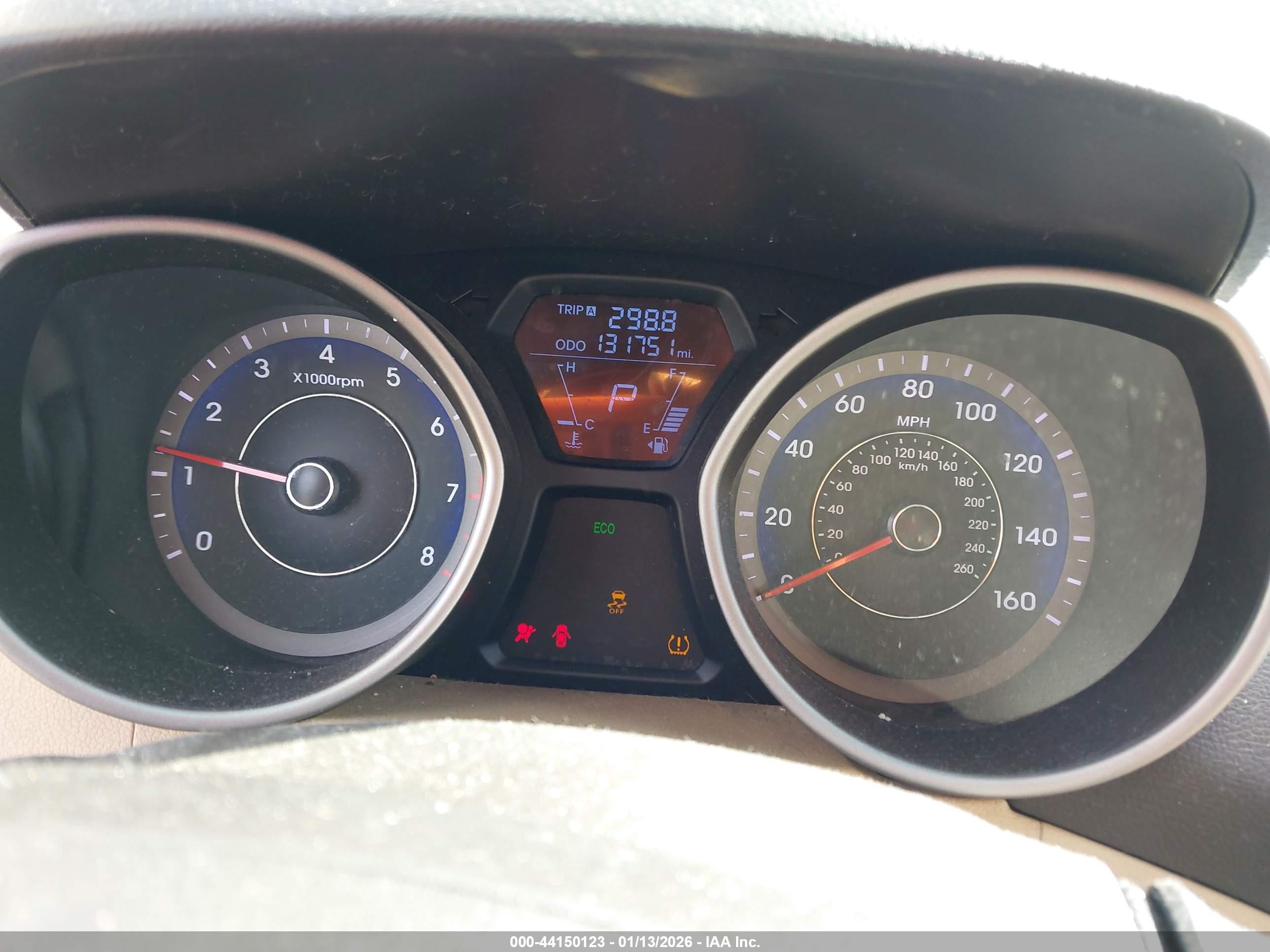 HYUNDAI ELANTRA image 7