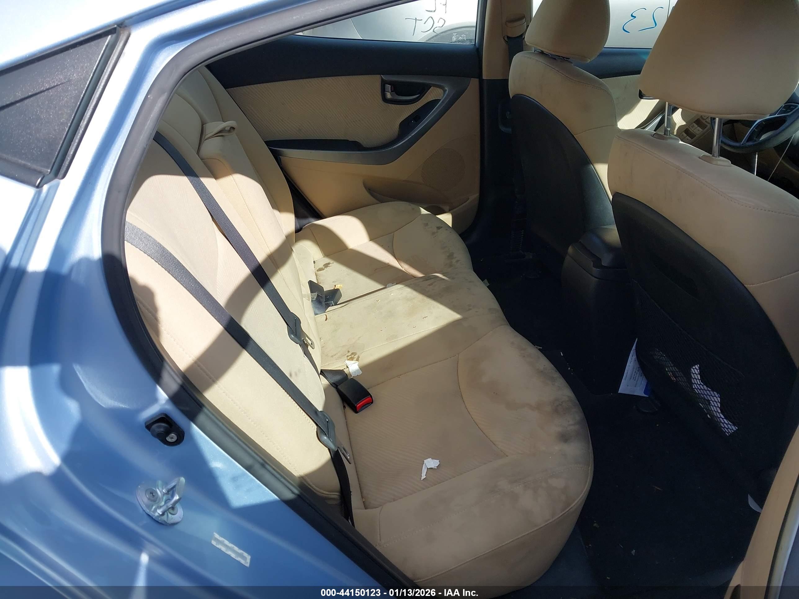 HYUNDAI ELANTRA image 8