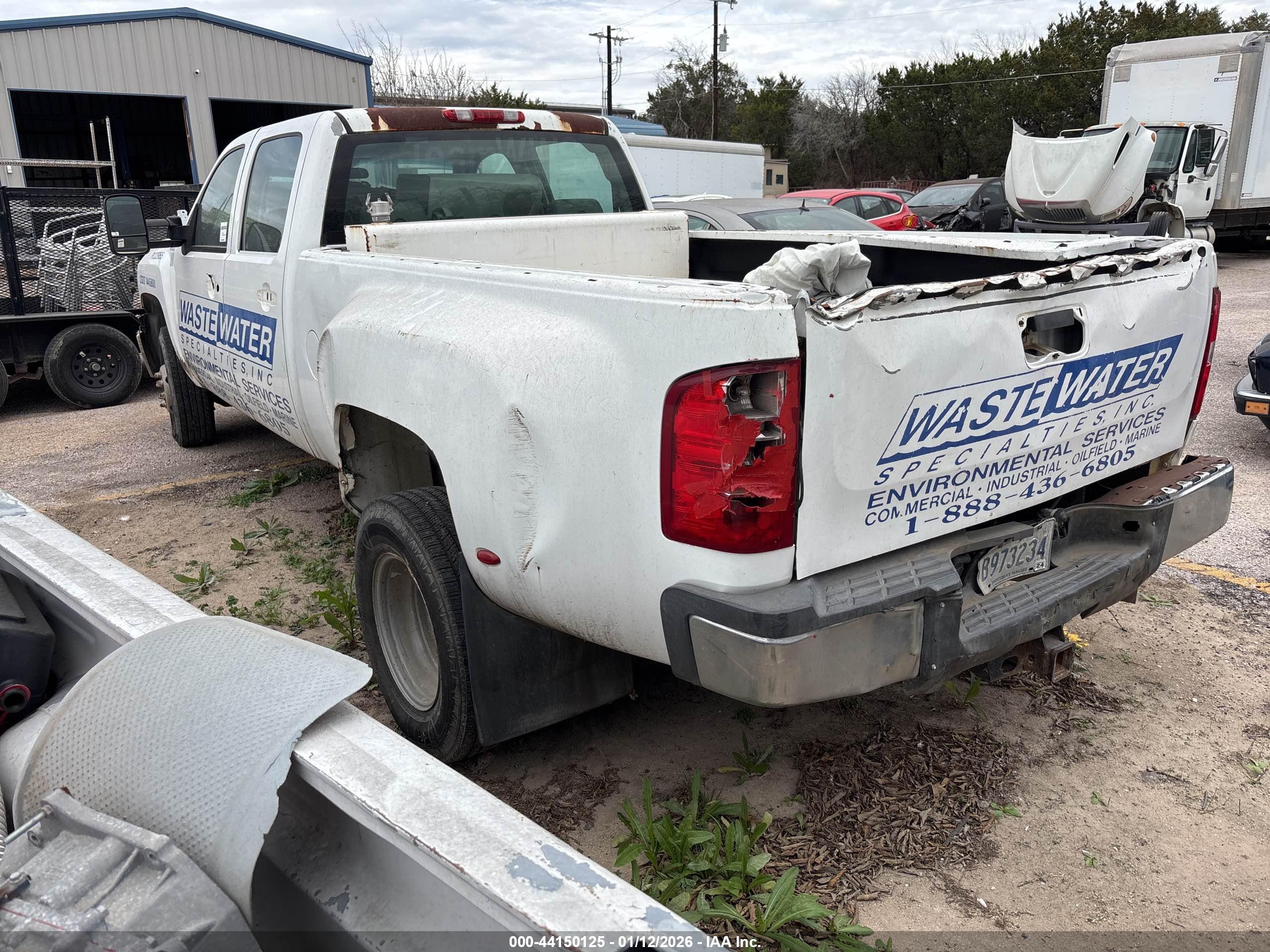 CHEVROLET SILVERADO image 3
