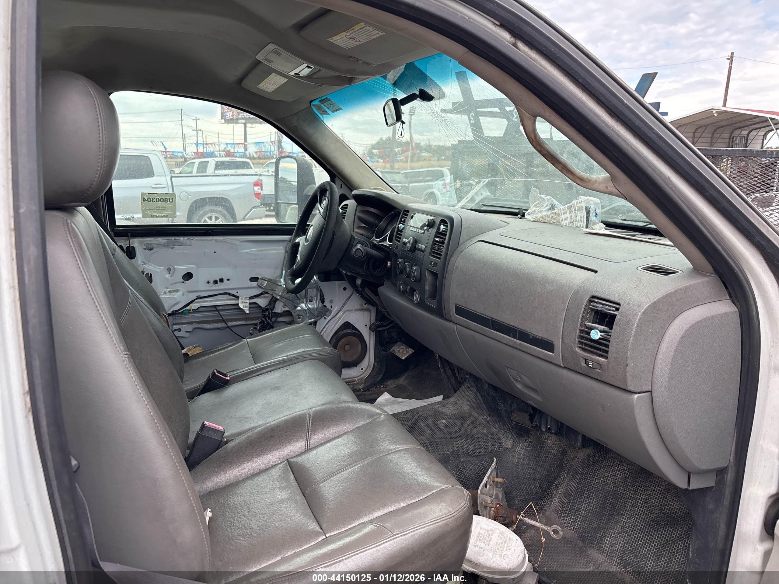 CHEVROLET SILVERADO image 5