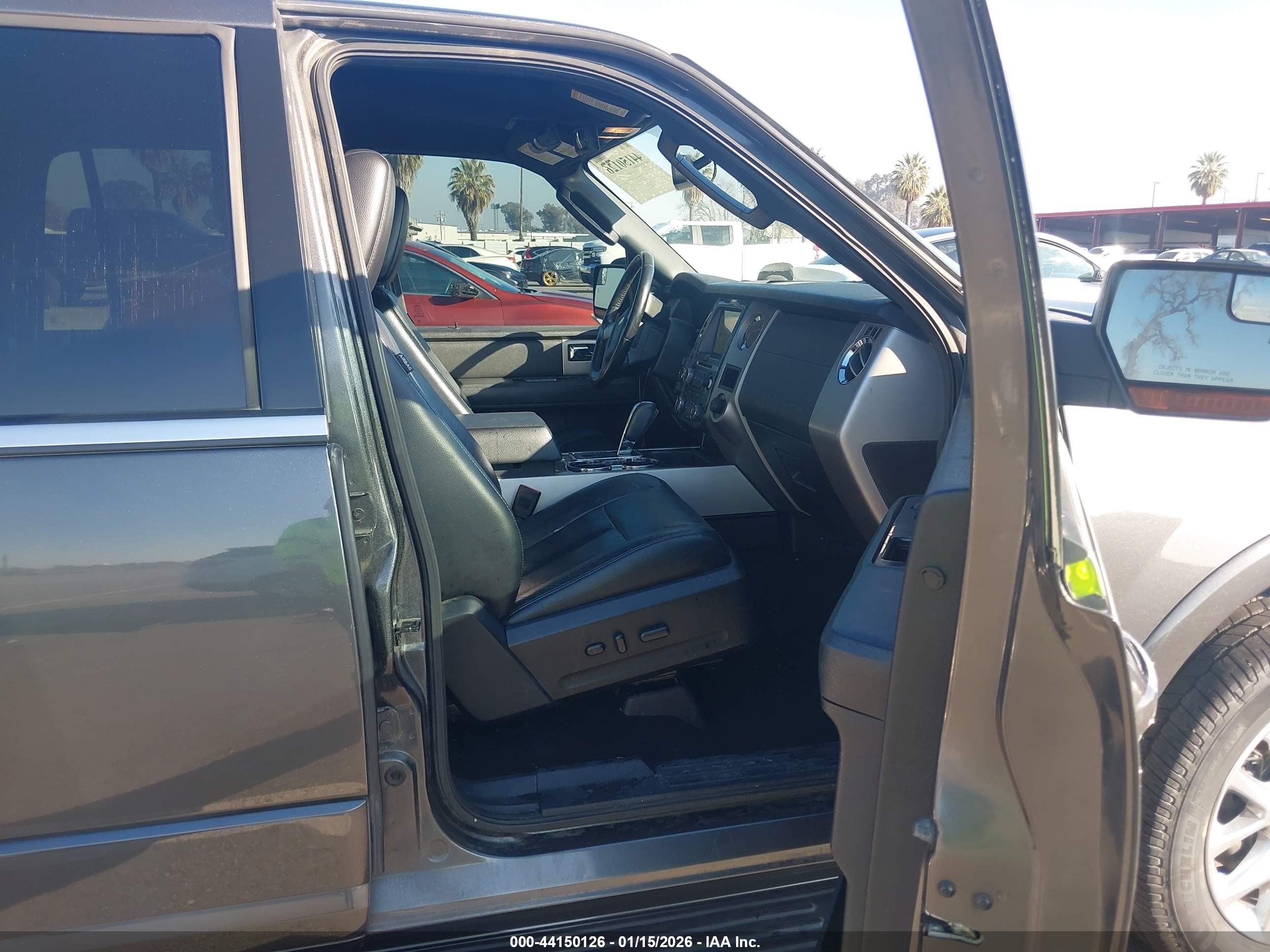 FORD EXPEDITION image 5