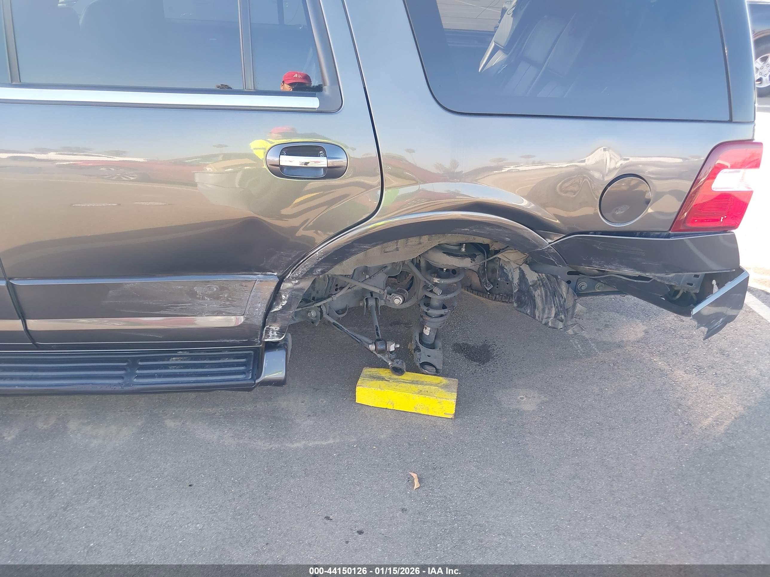 FORD EXPEDITION image 6