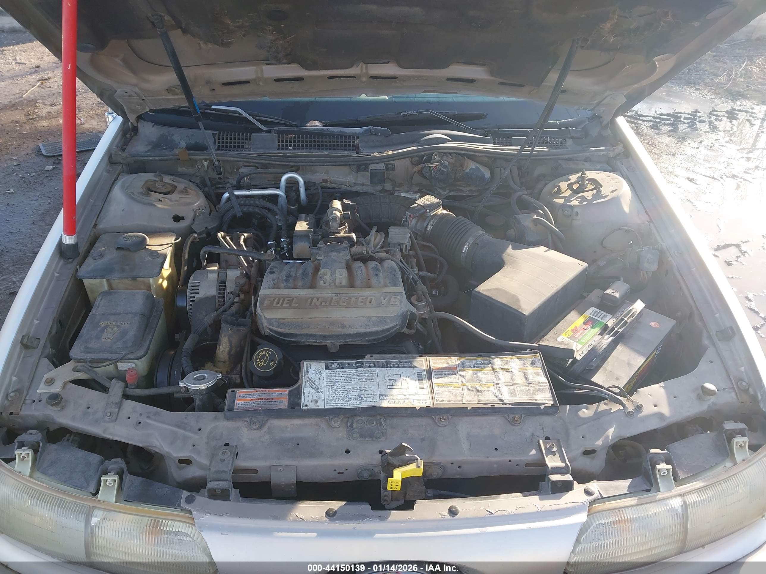 FORD TAURUS image 10