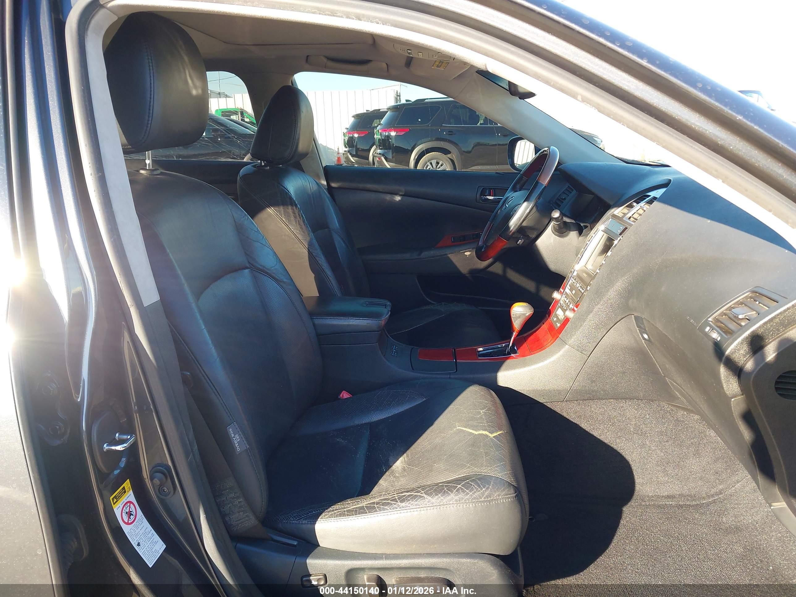 LEXUS ES image 5