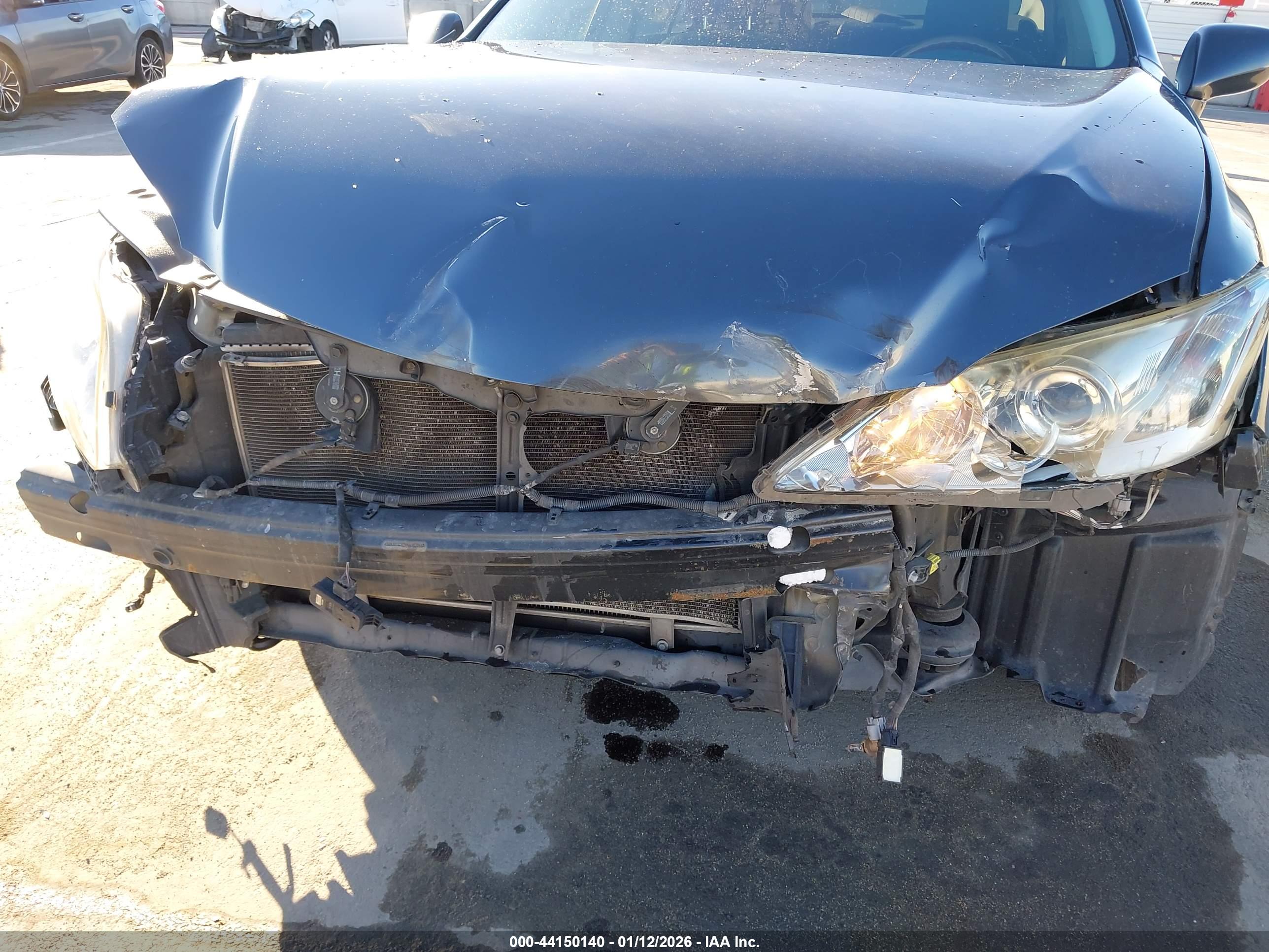 LEXUS ES image 6