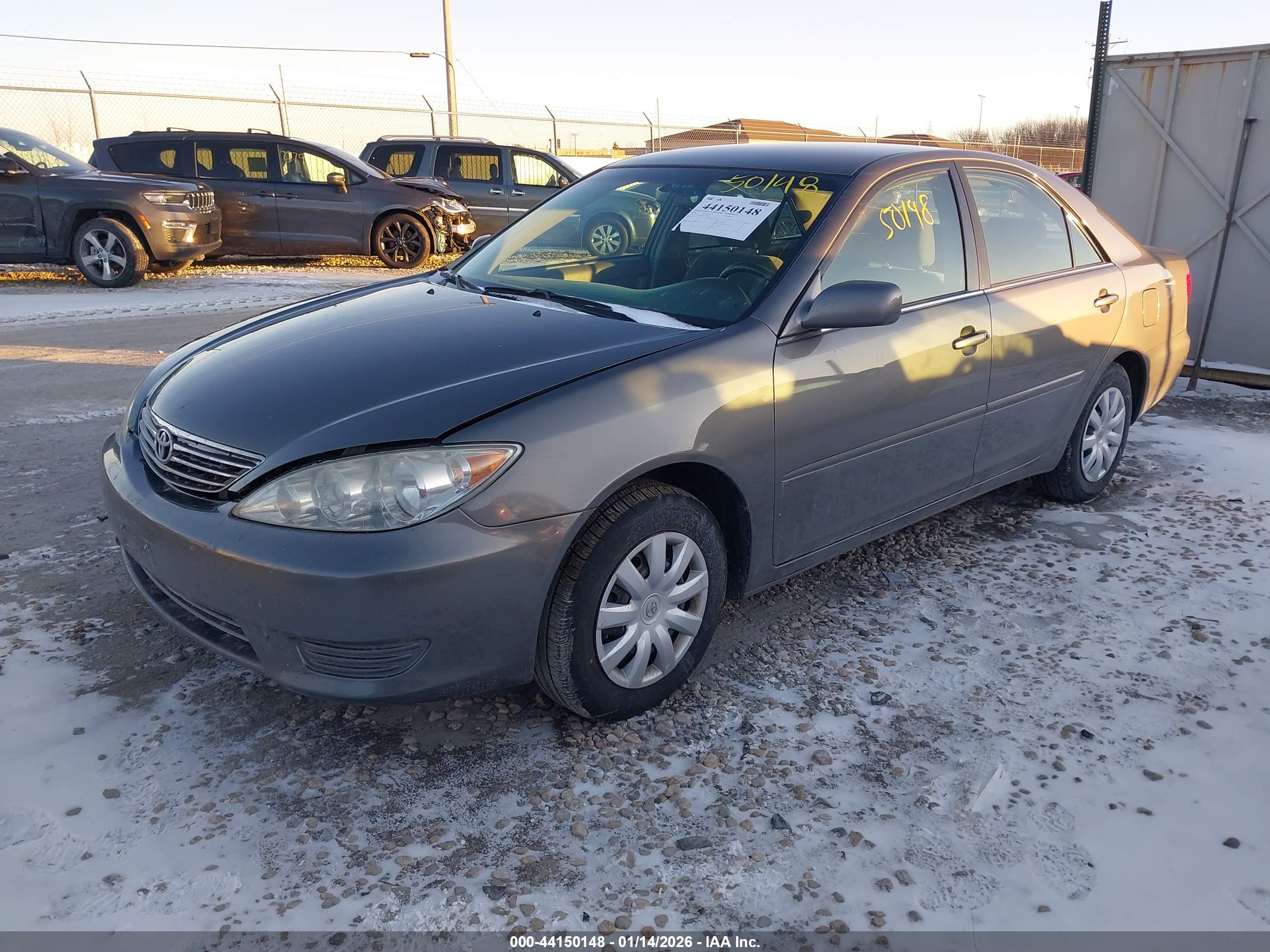TOYOTA CAMRY image 2