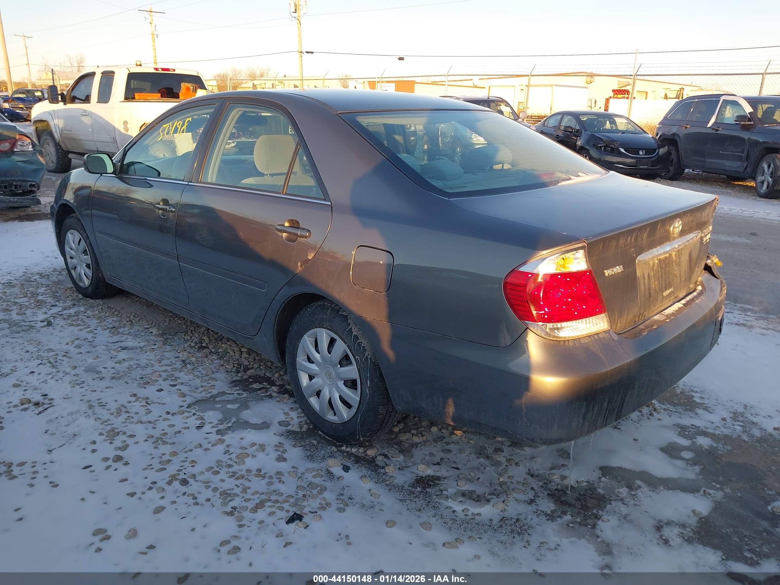 TOYOTA CAMRY image 3