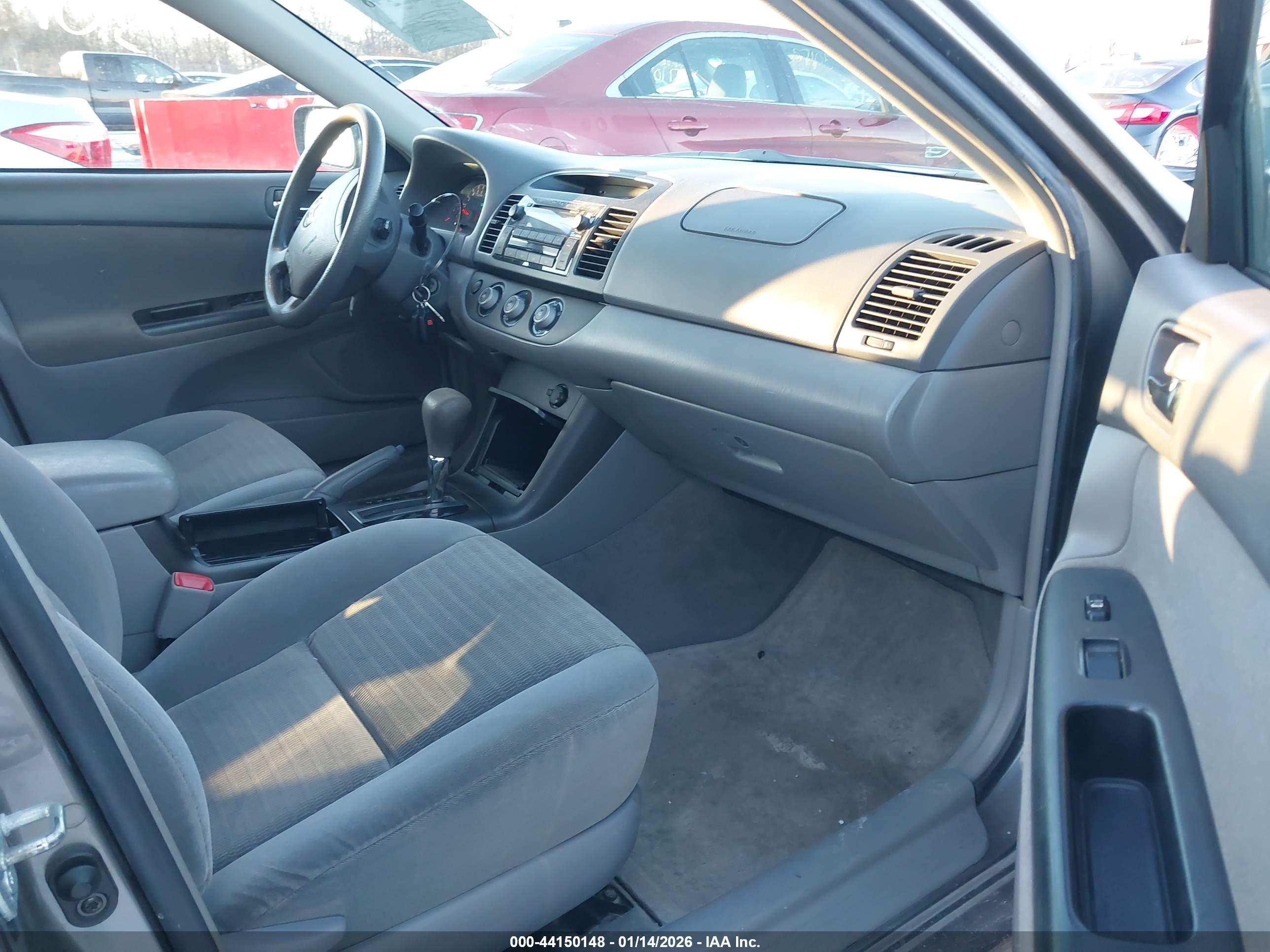 TOYOTA CAMRY image 5