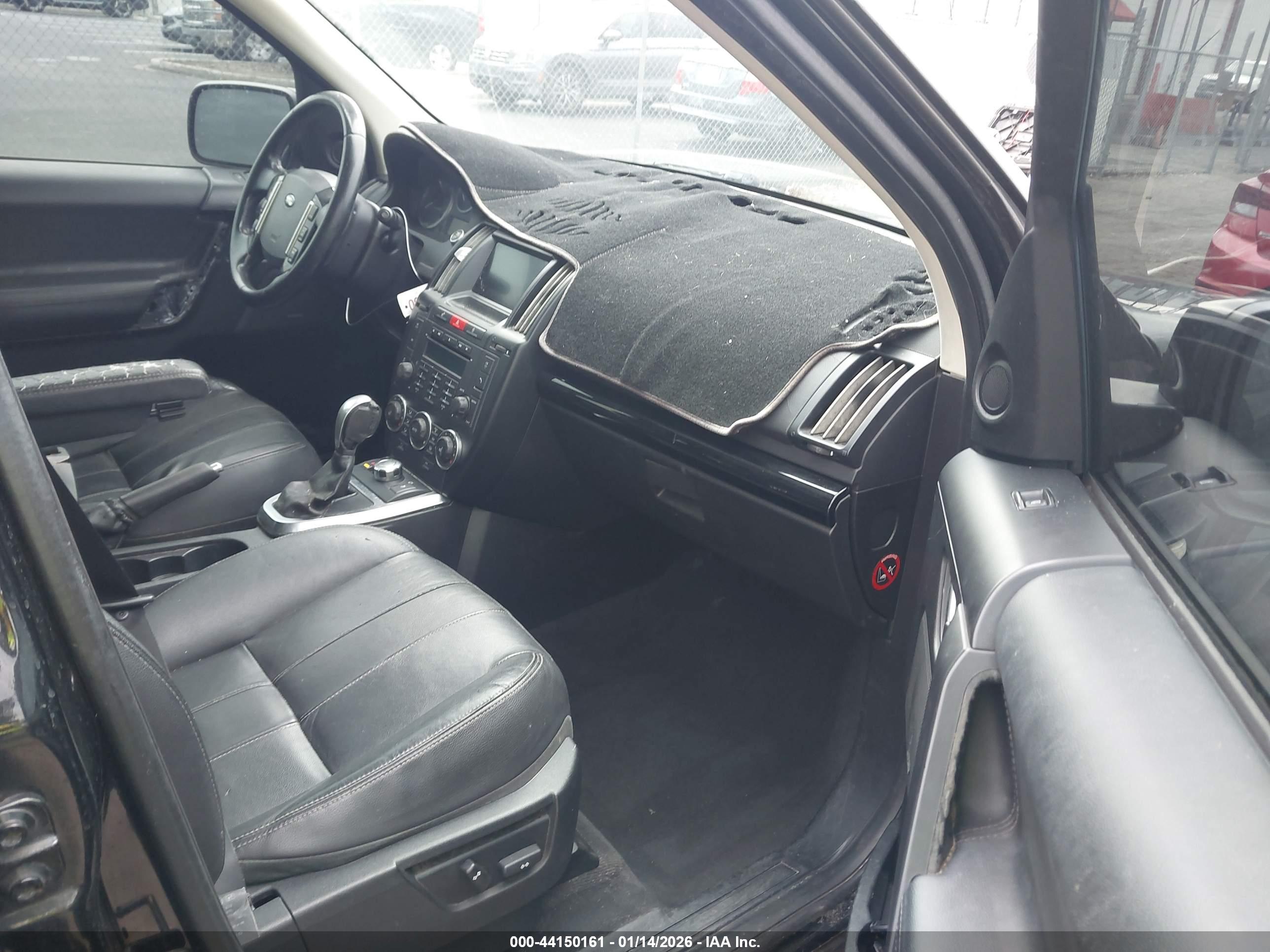 LAND ROVER image 5