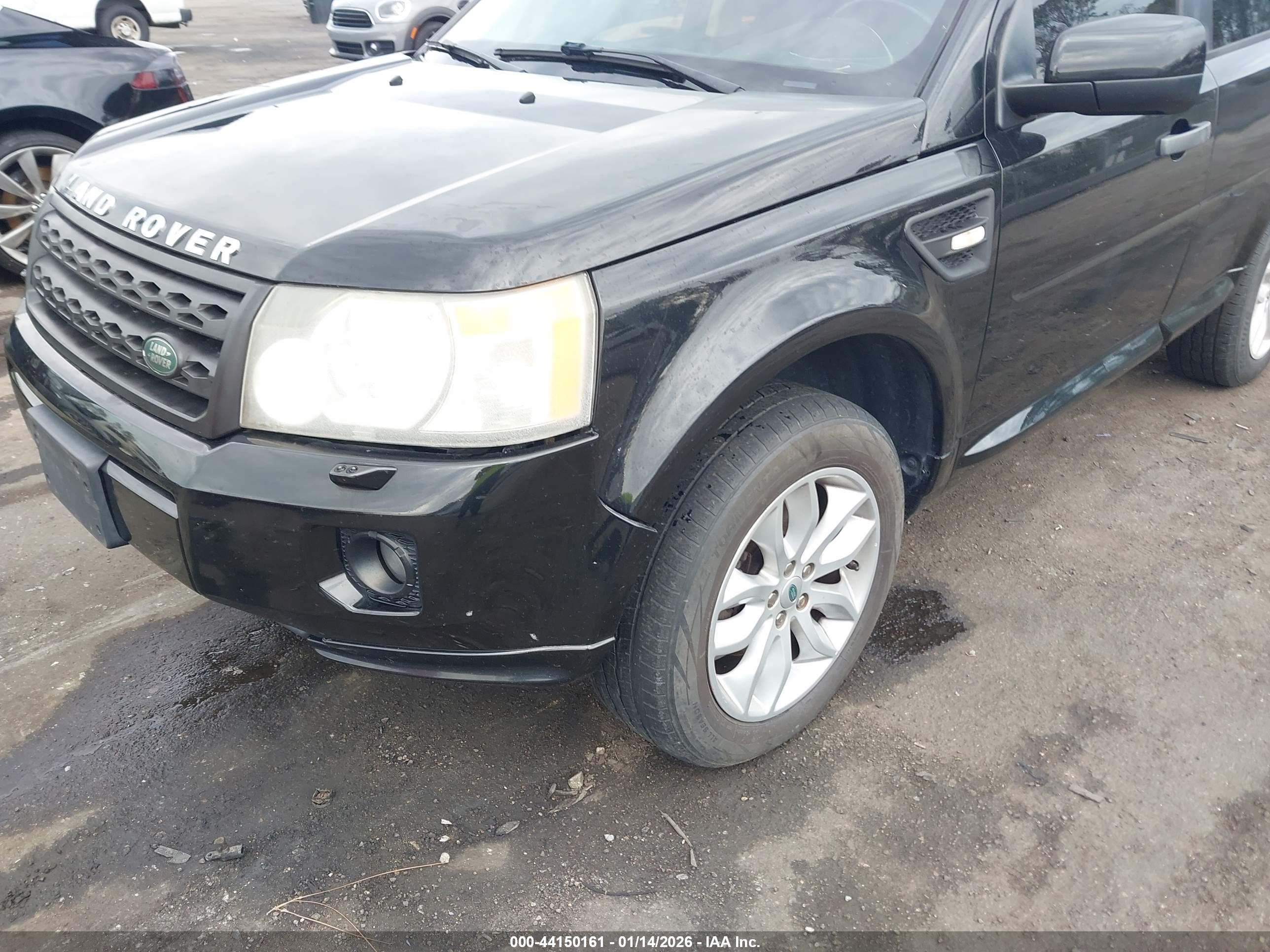 LAND ROVER image 6