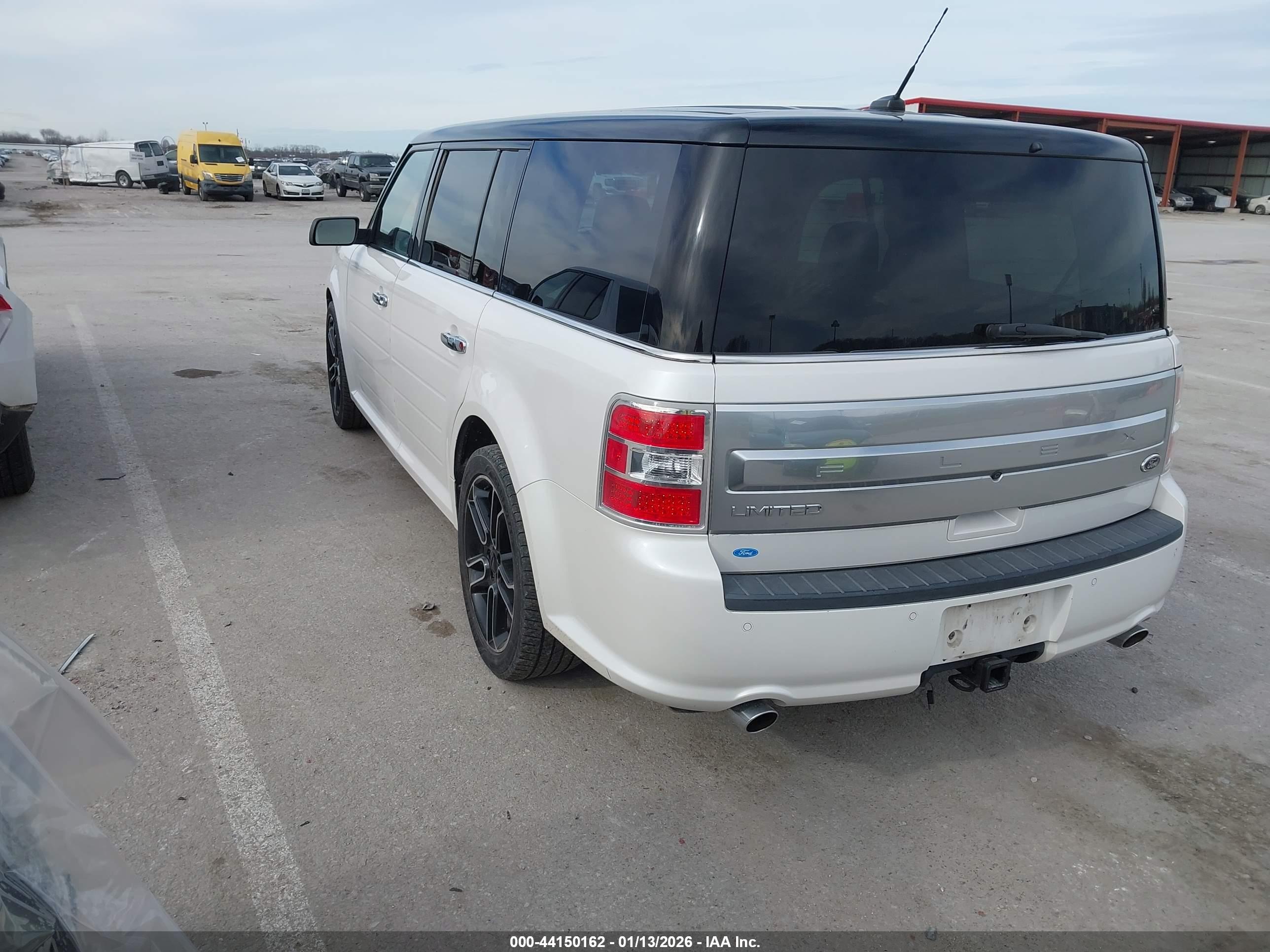 FORD FLEX image 3