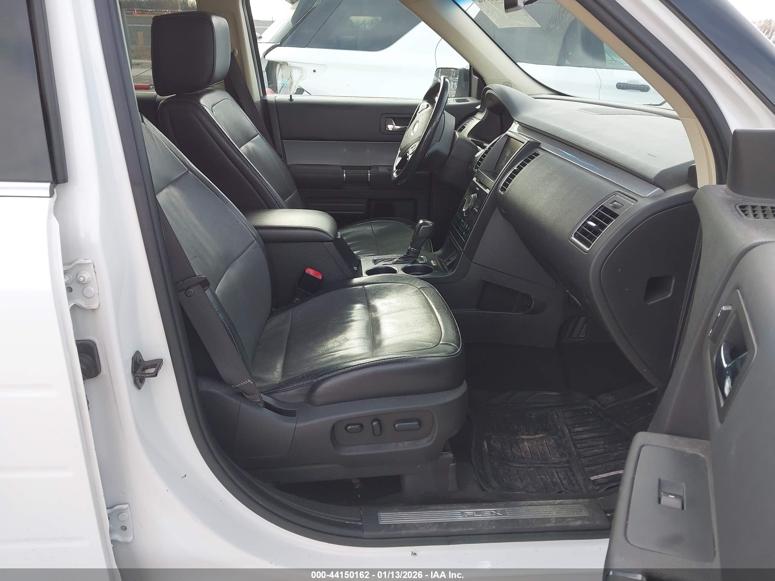 FORD FLEX image 5