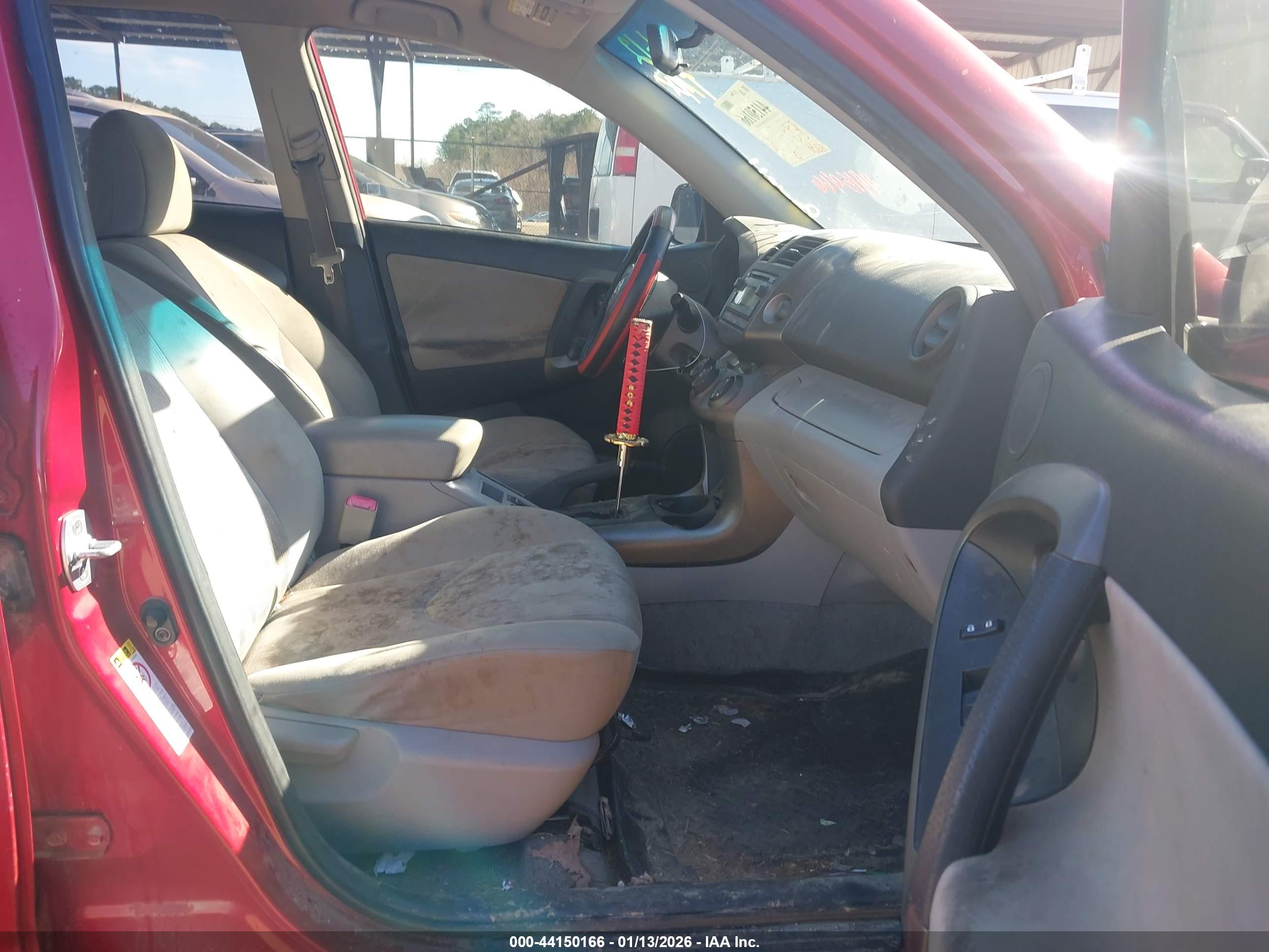 TOYOTA RAV4 image 5