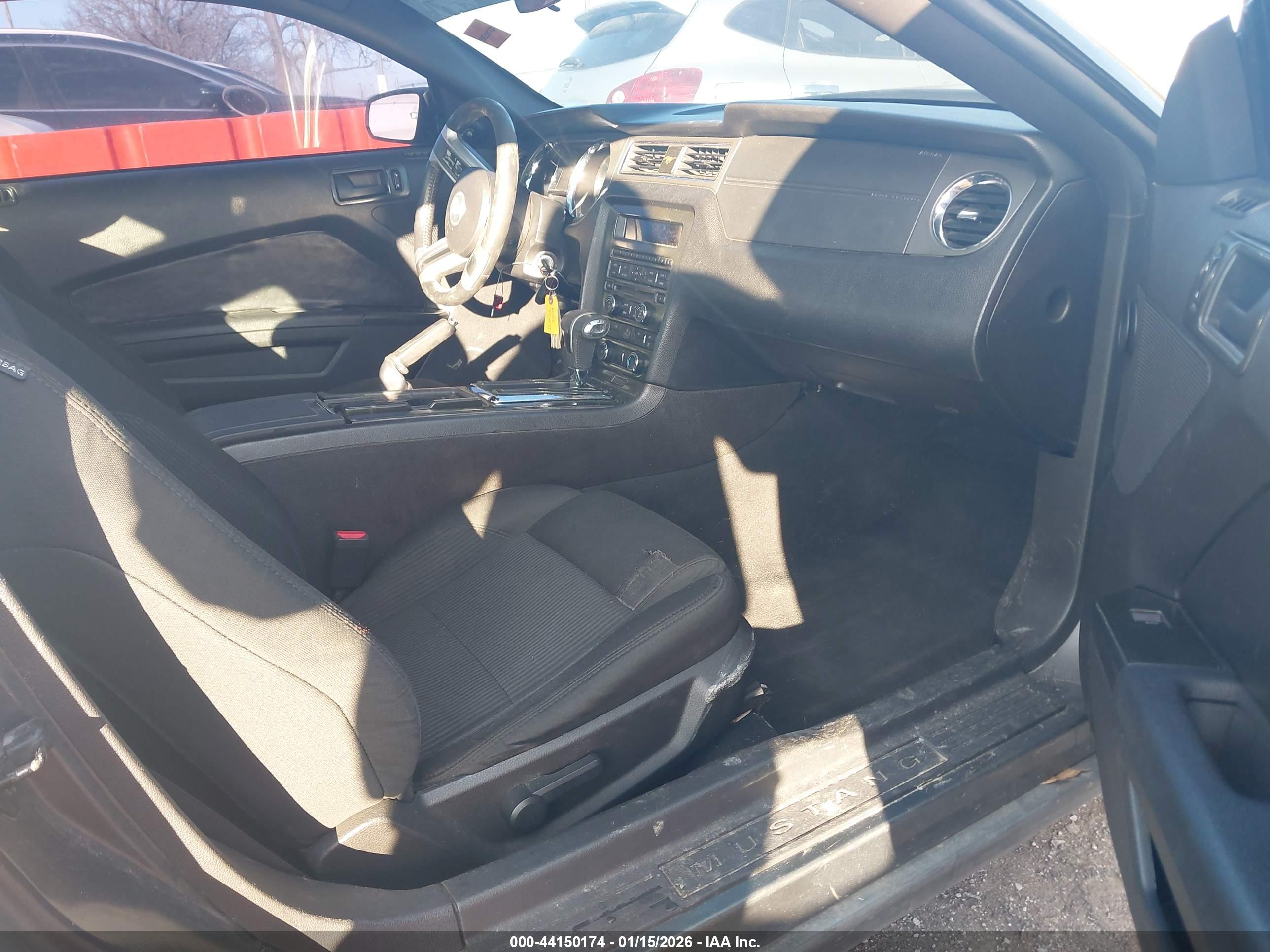 FORD MUSTANG image 5