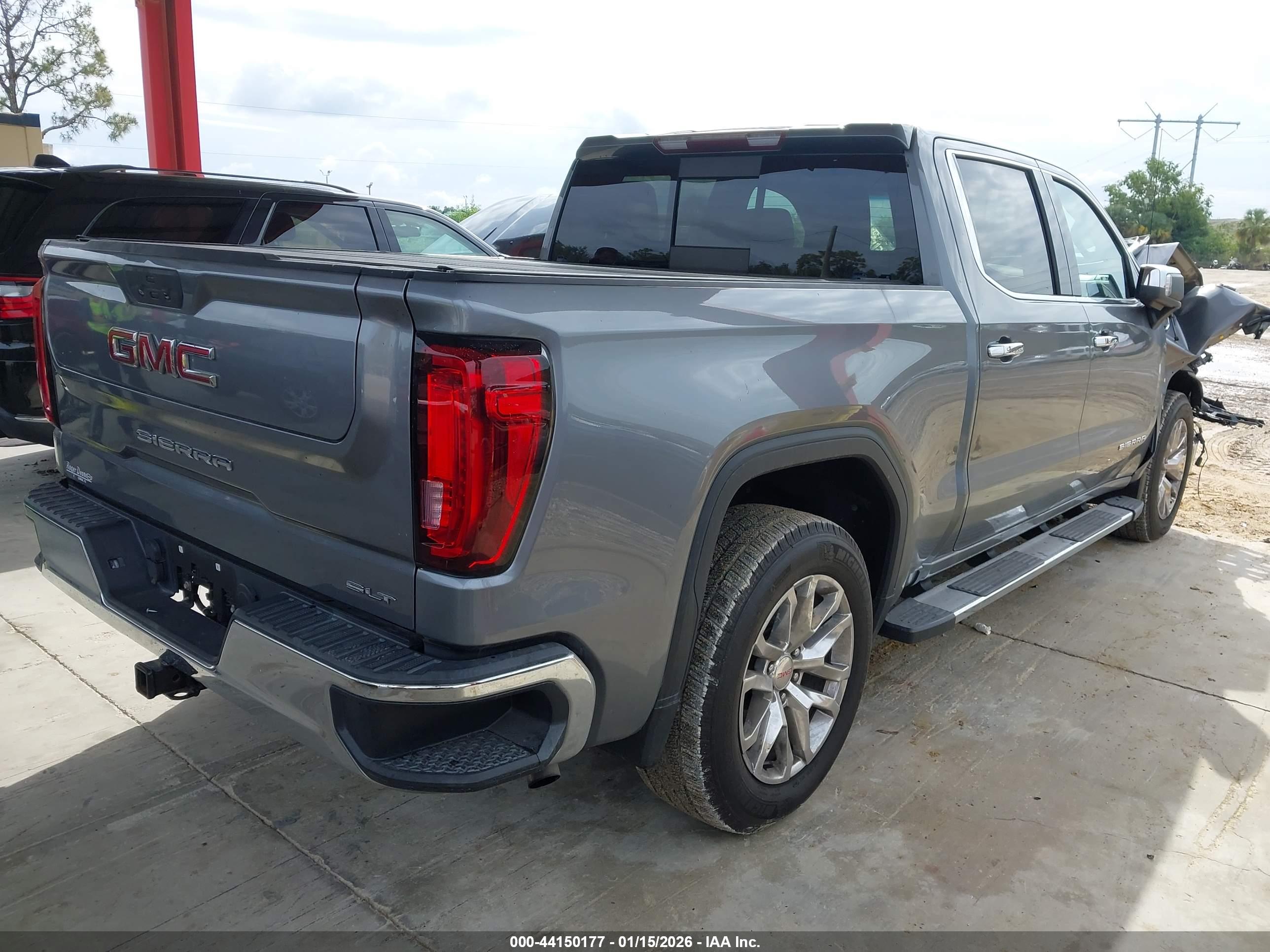 GMC SIERRA image 4