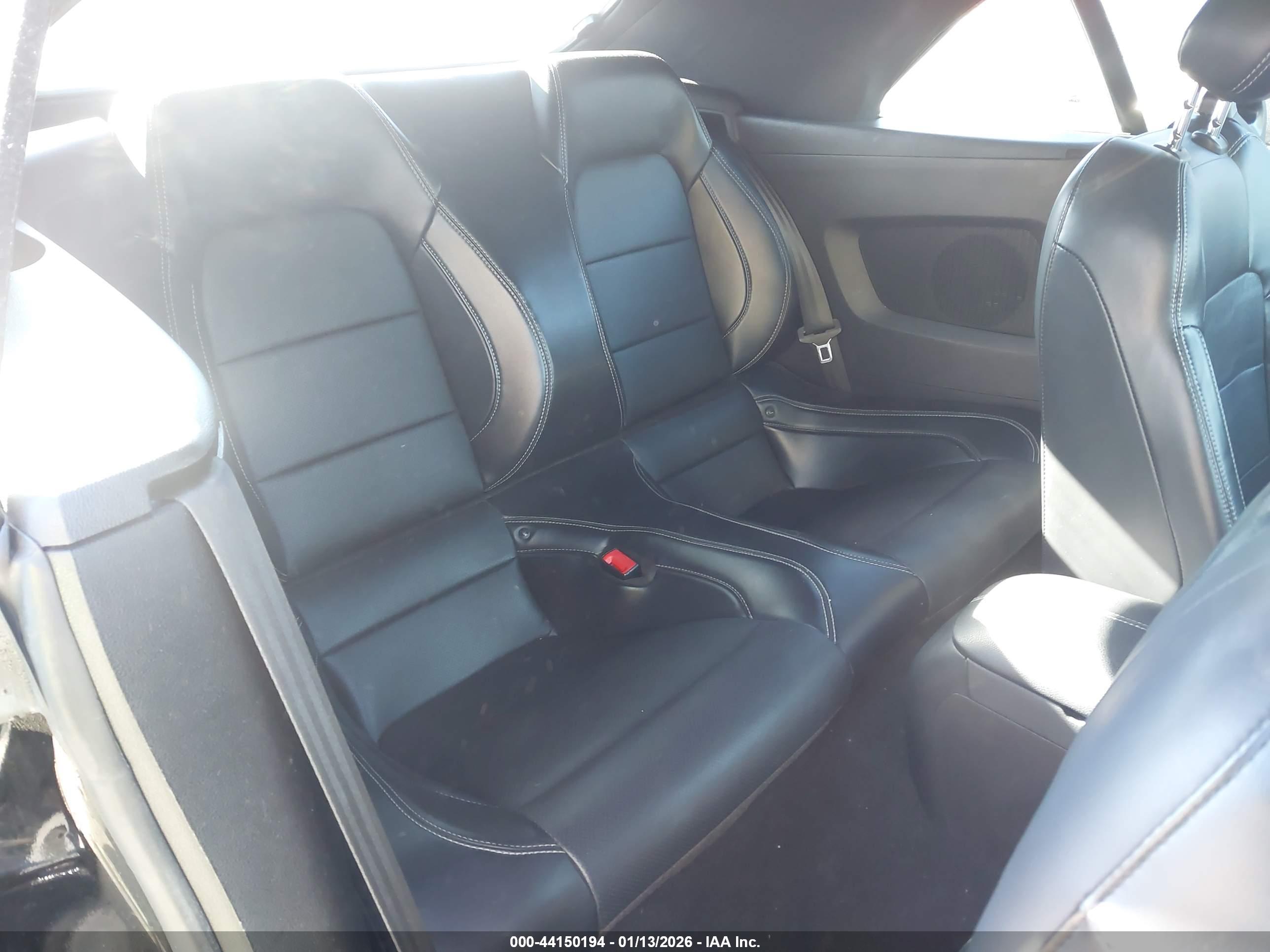 FORD MUSTANG image 8