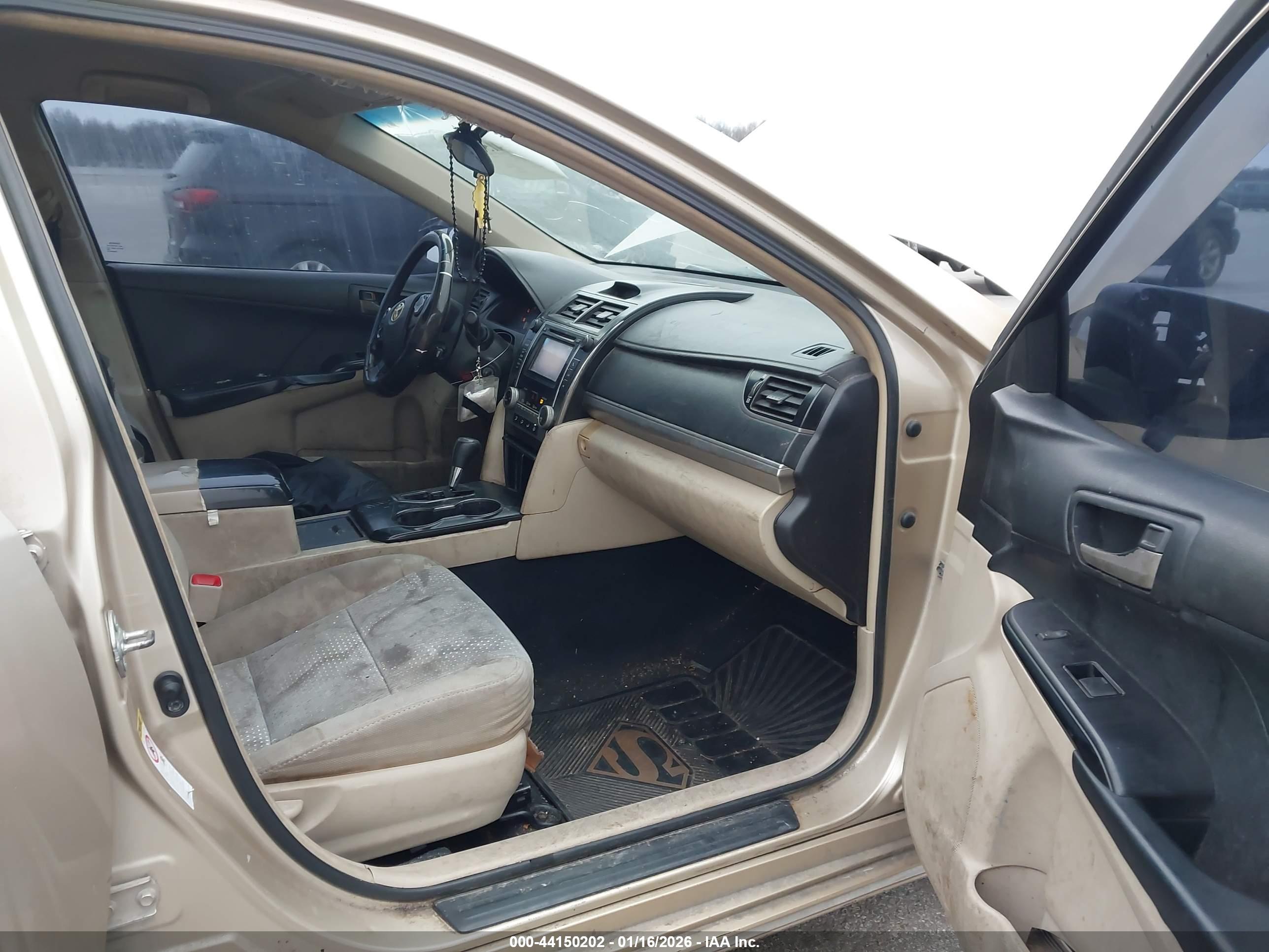 TOYOTA CAMRY image 5