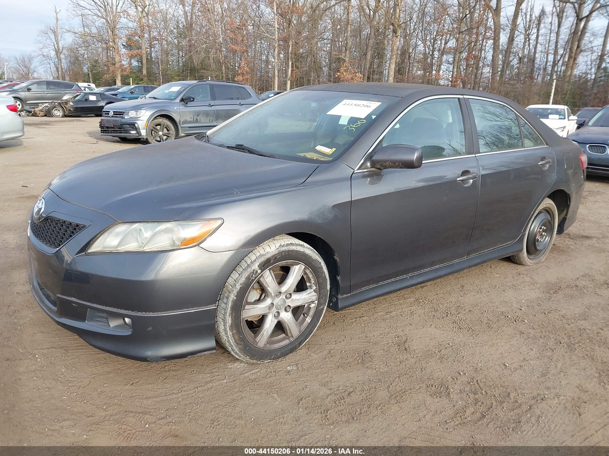 TOYOTA CAMRY image 2