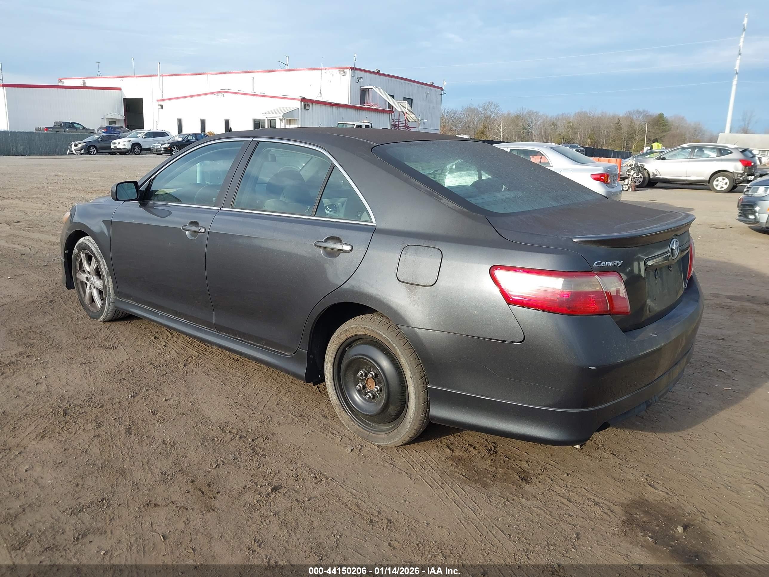TOYOTA CAMRY image 3