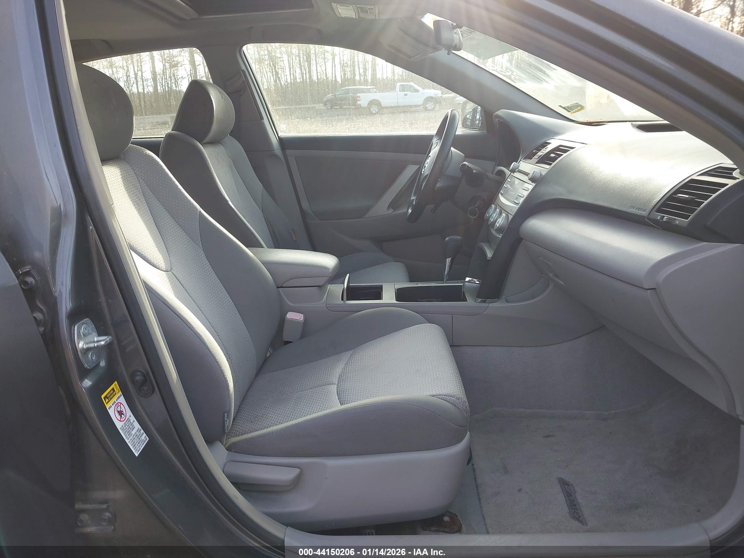 TOYOTA CAMRY image 5