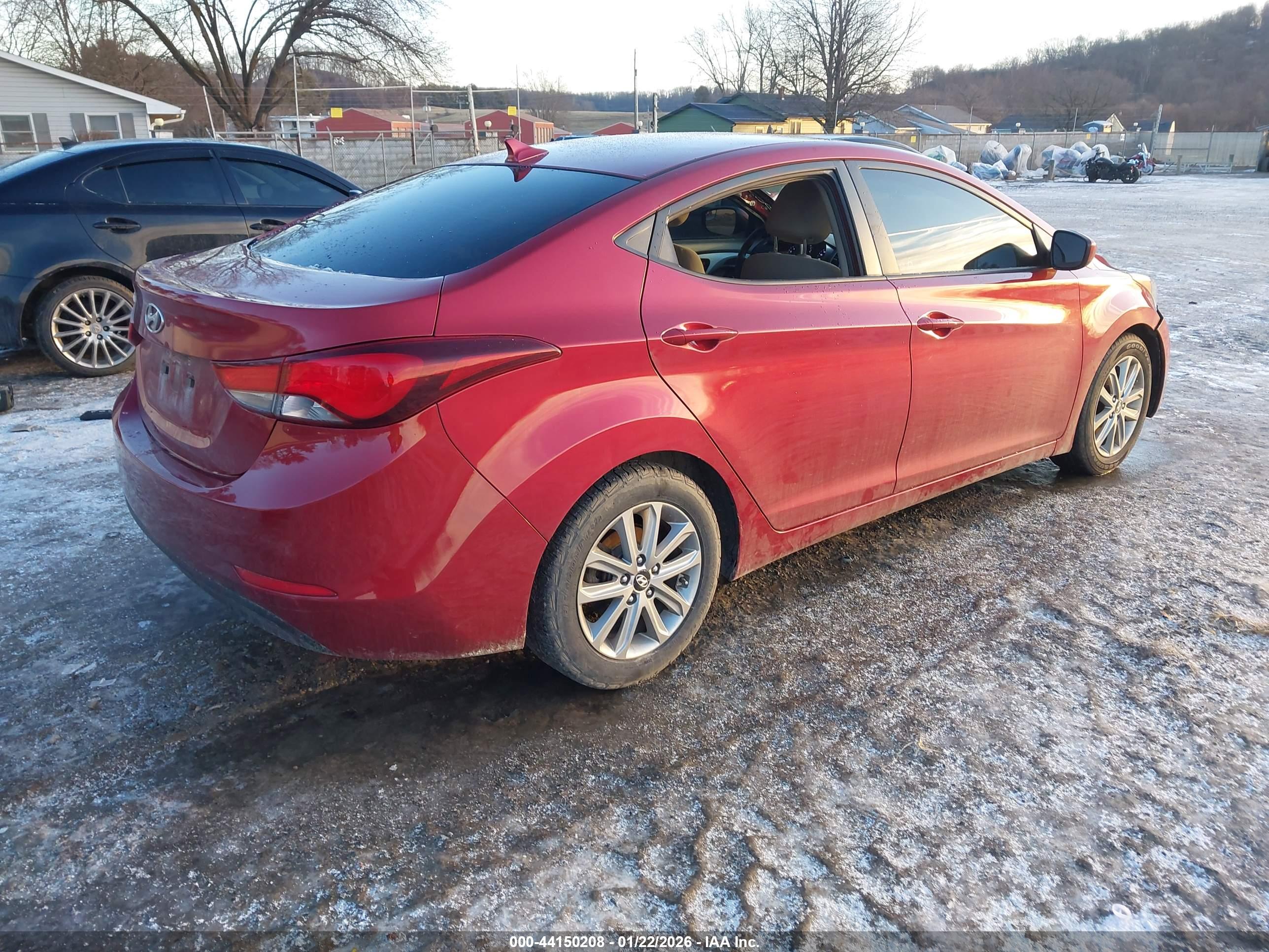 HYUNDAI ELANTRA image 4