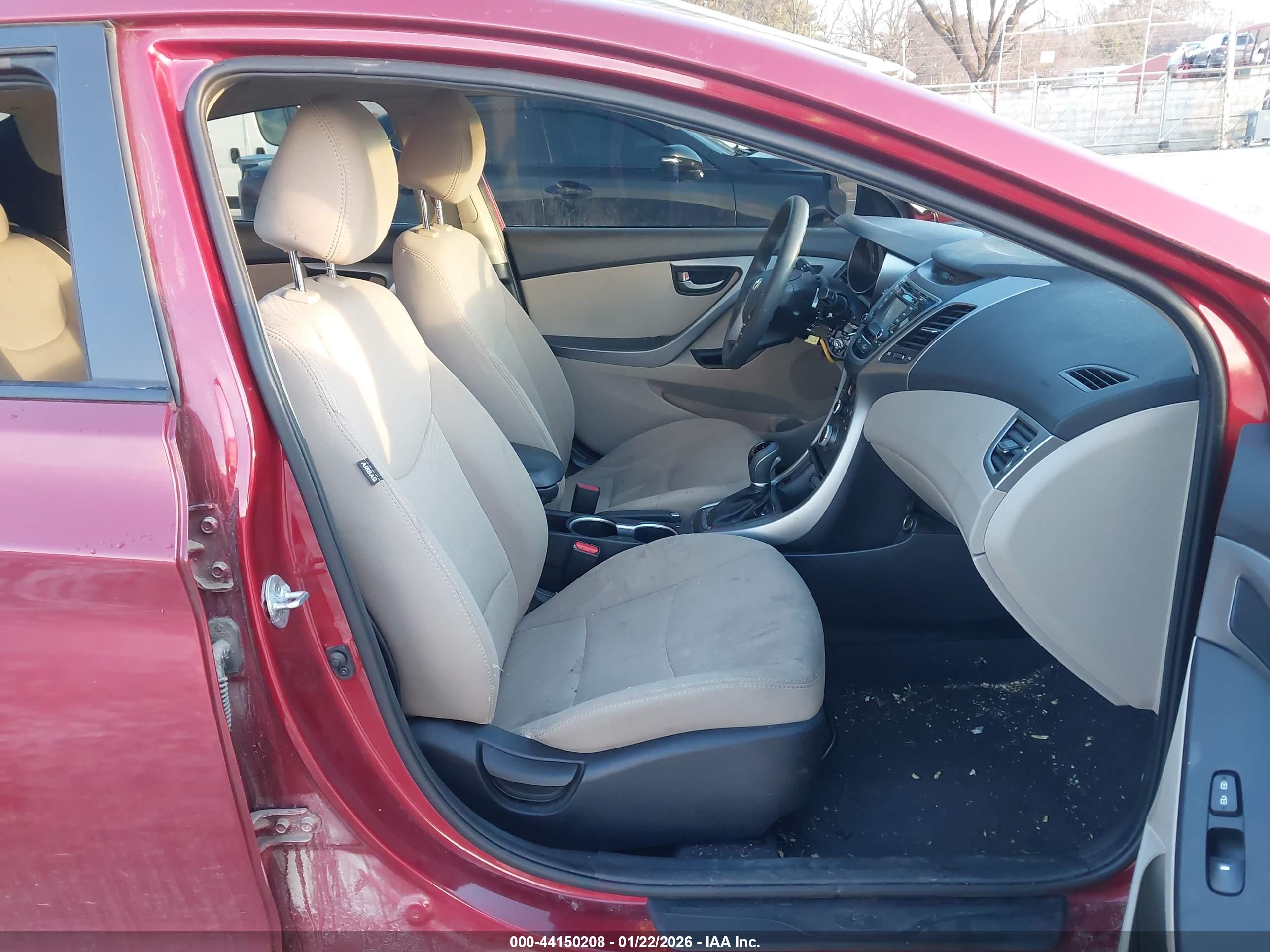 HYUNDAI ELANTRA image 5