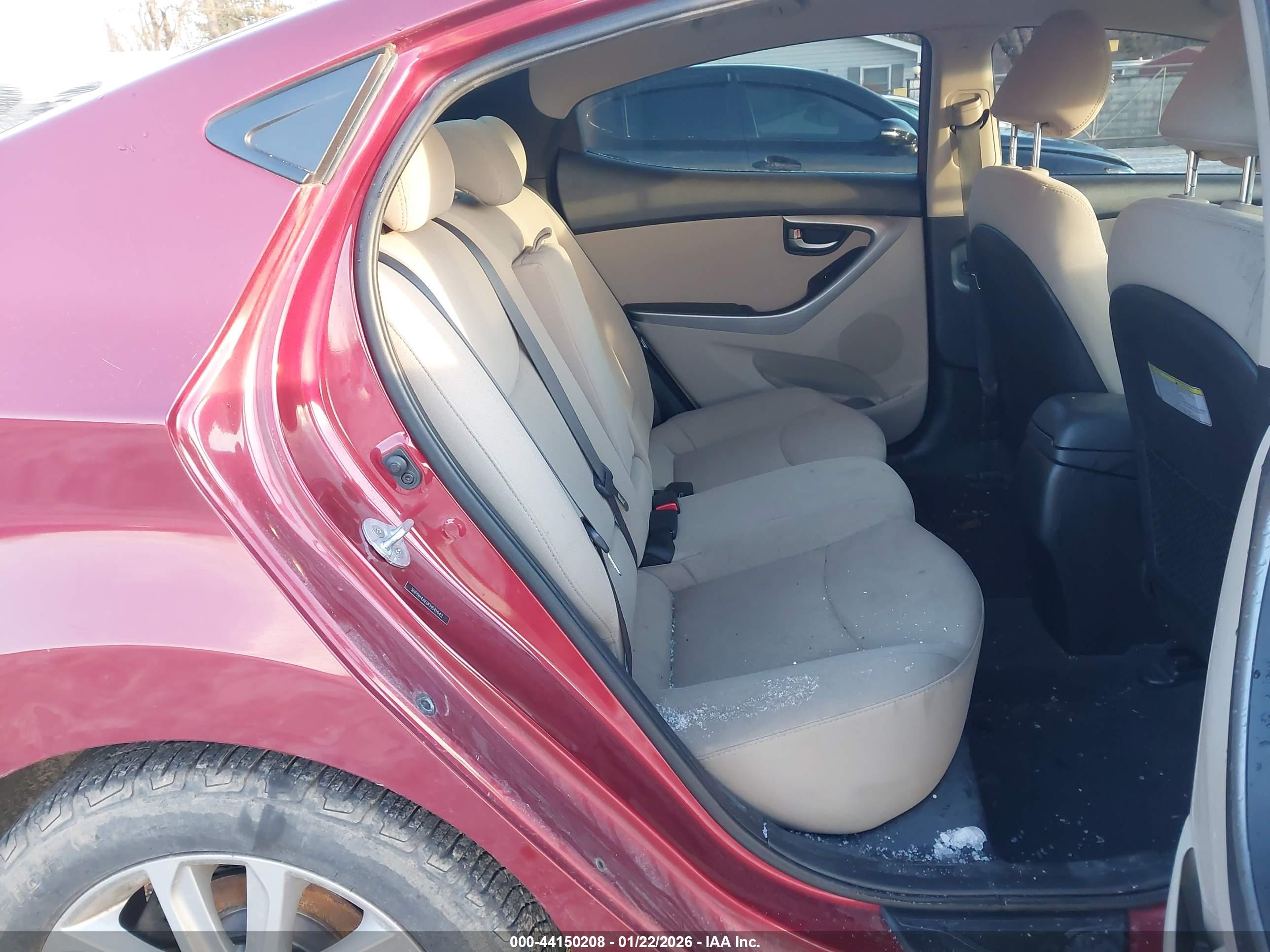 HYUNDAI ELANTRA image 8
